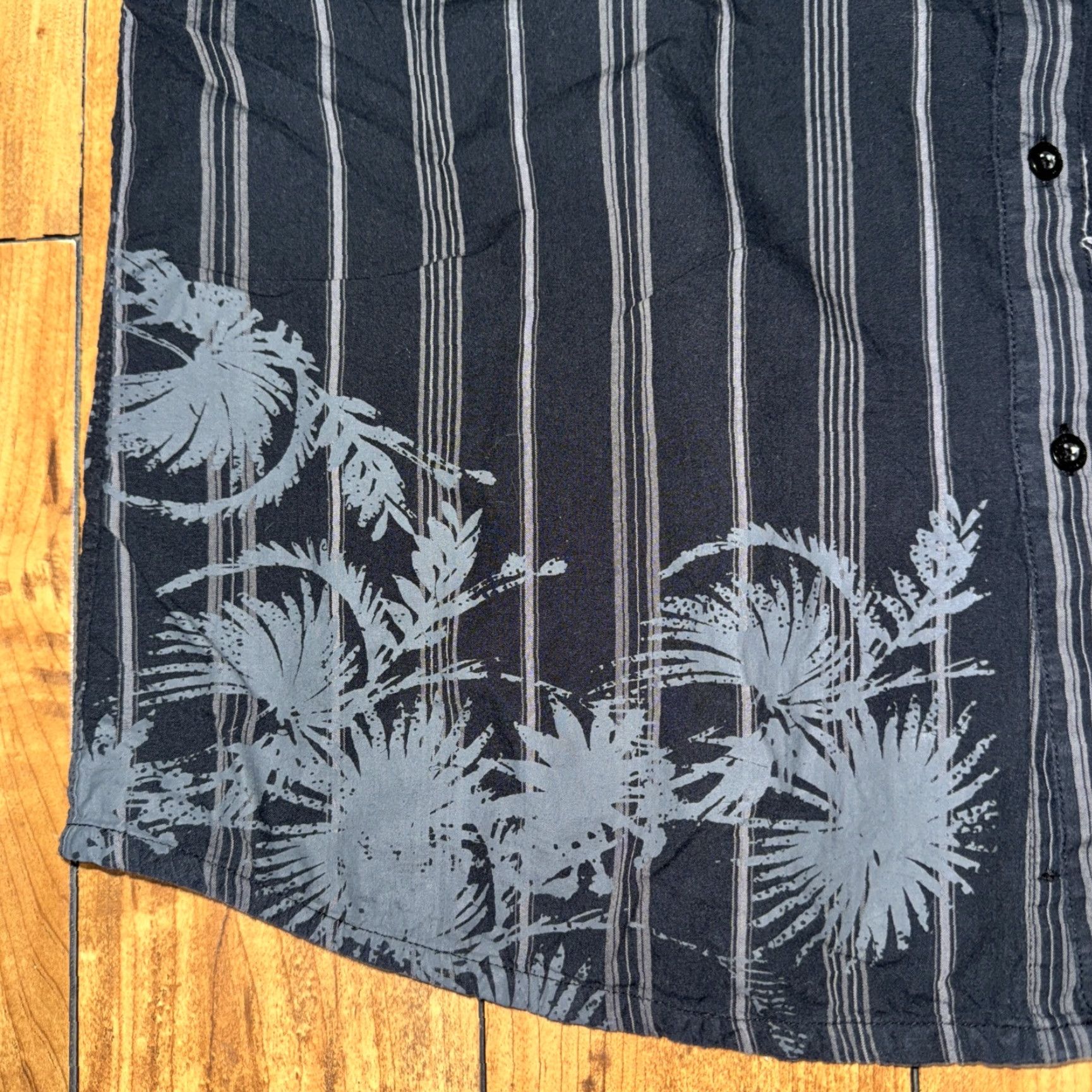 Billabong VINTAGE Billabong Shirt XL Black Striped Button-Up Short Sleeve Y2K Surf Skate Retro Palm Tree Mens Size US XL / EU 56 / 4 - 2 Thumbnail