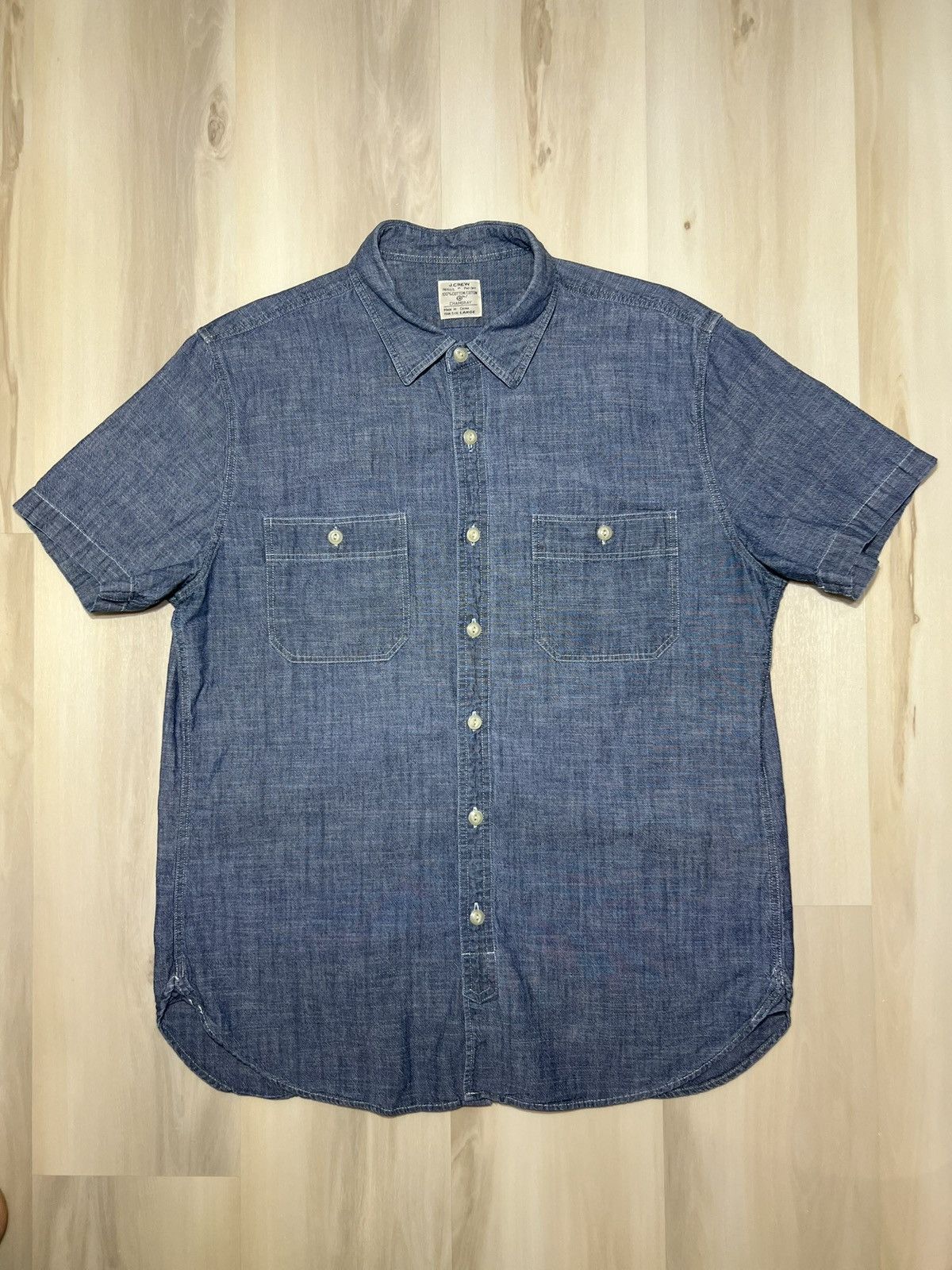 J.Crew J Crew Chambray Shirt Sz L Blue S/S Button Up Barn Shirt Size US L / EU 52-54 / 3 - 1 Thumbnail