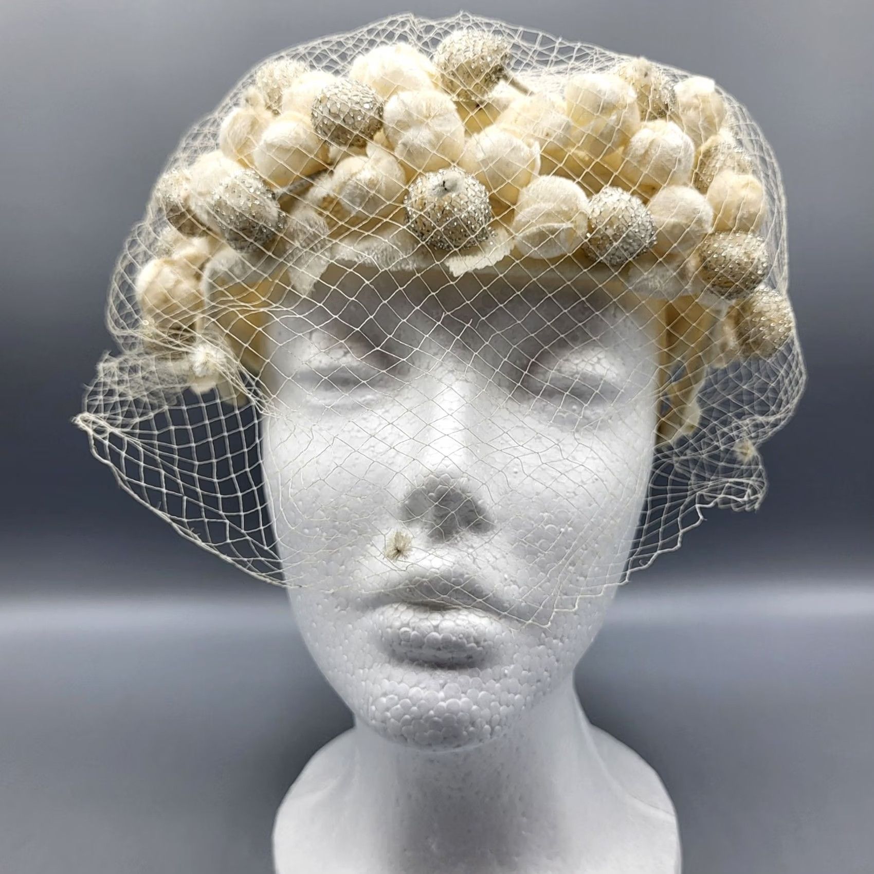 Vintage VINTAGE Lecie Womens 1950s Hat Ivory Pom-Pom Net Union Made USA Size ONE SIZE - 2 Thumbnail