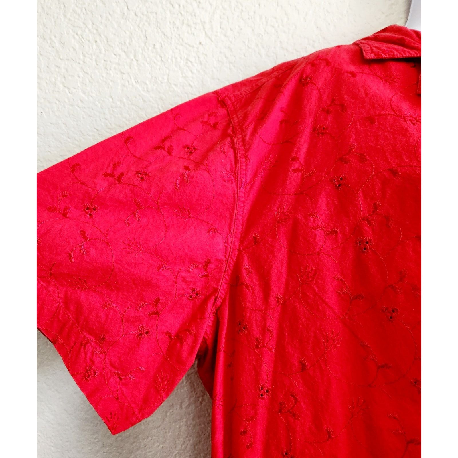 Other Bobbie Brooks Woman Red Eyelet Button Up Collard Top 22W 24W Size 3XL / US 20-22 - 3 Thumbnail