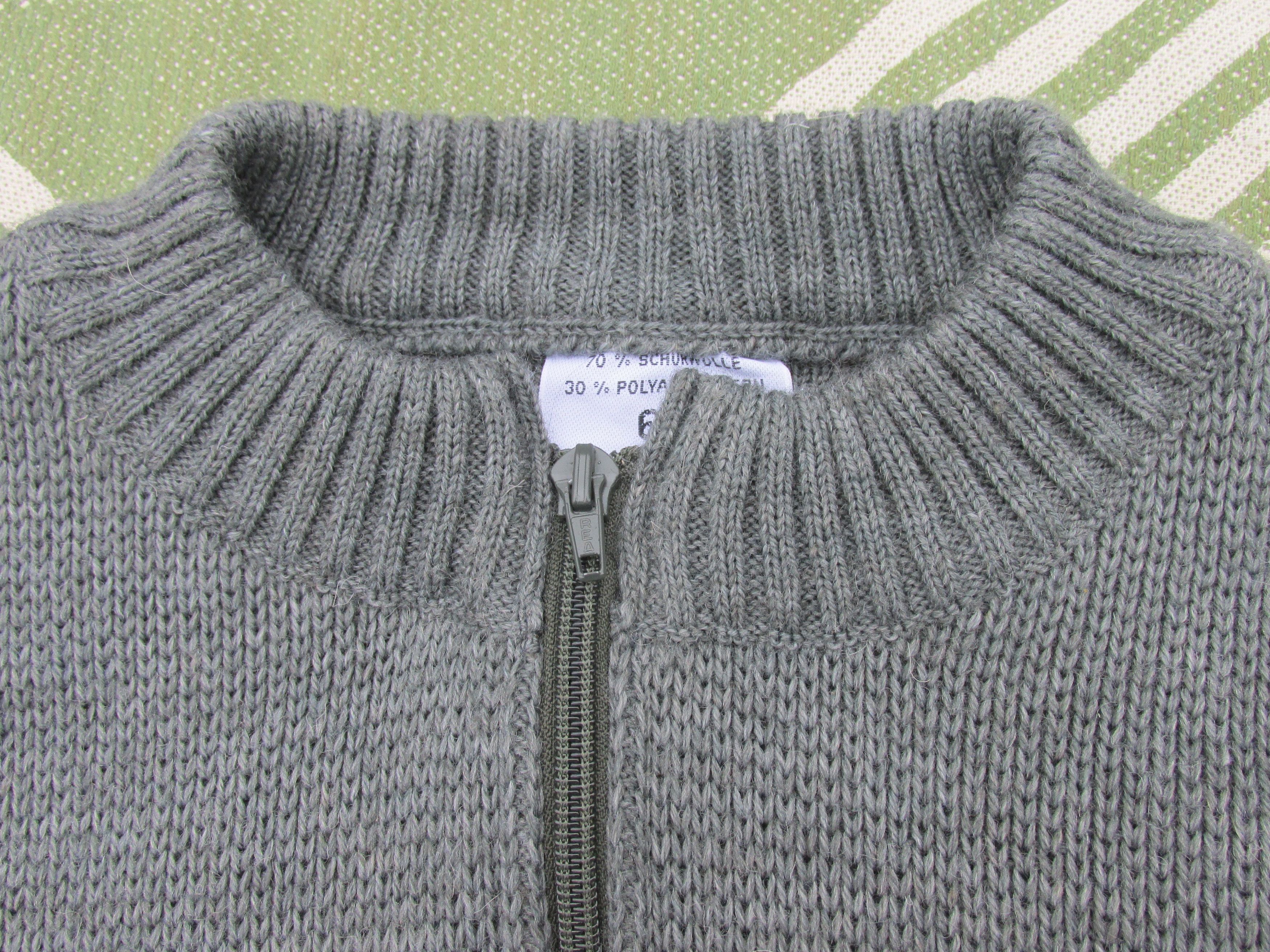 Vintage Vintage Sweater M-74 of the Swiss Army, 62 Size US XXL / EU 58 / 5 - 2 Thumbnail