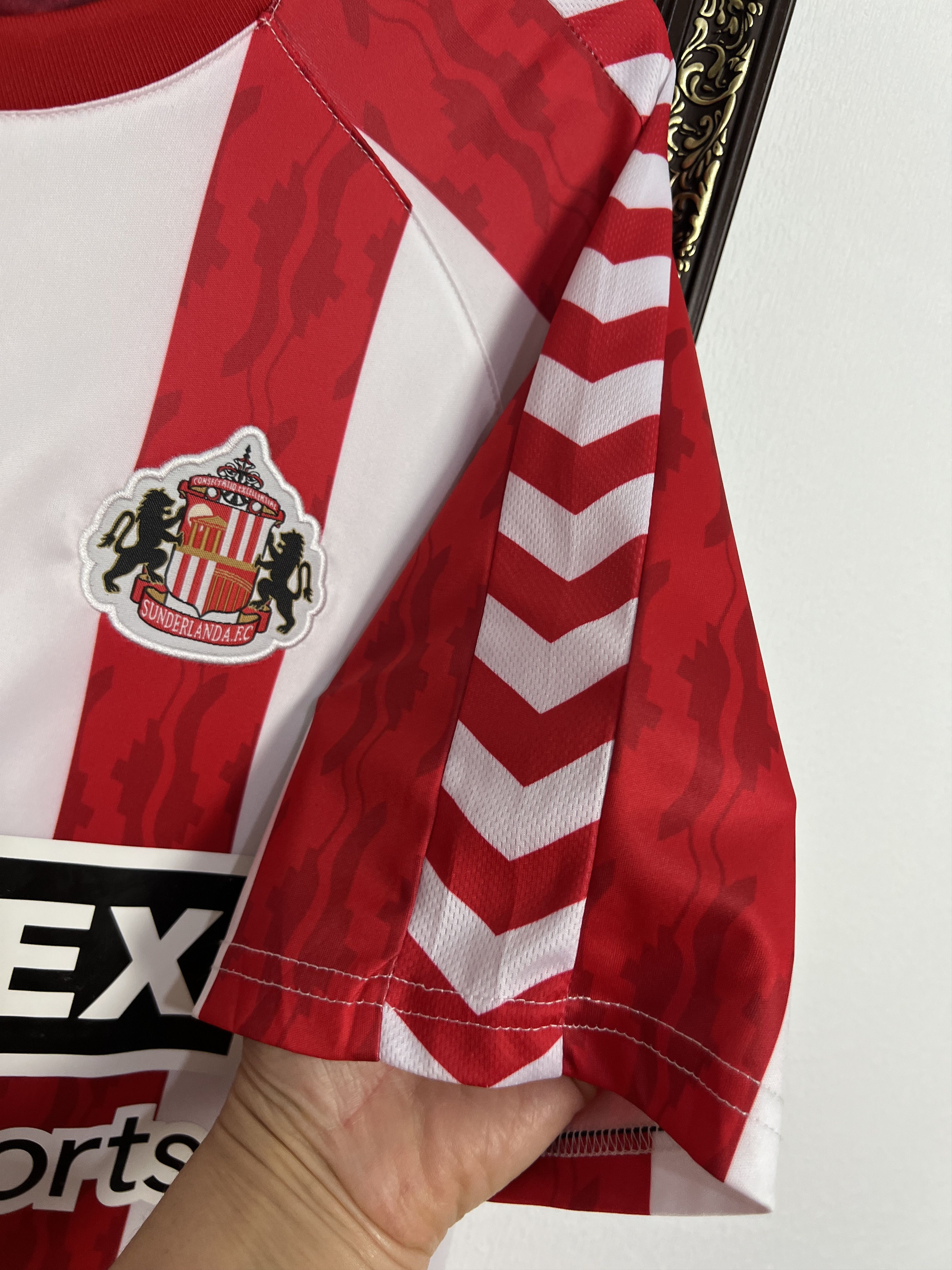 Hummel Sunderland Home football shirt 2024 Soccer Jersey Trikot Size US L / EU 52-54 / 3 - 4 Thumbnail