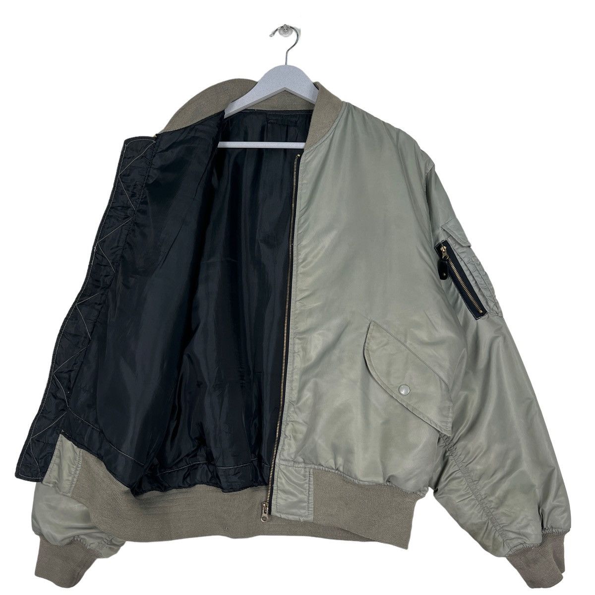 Japanese Brand 🔥 RIOT RIOT VINTAGE MA-1 BOMBER JACKET Size US L / EU 52-54 / 3 - 9 Thumbnail