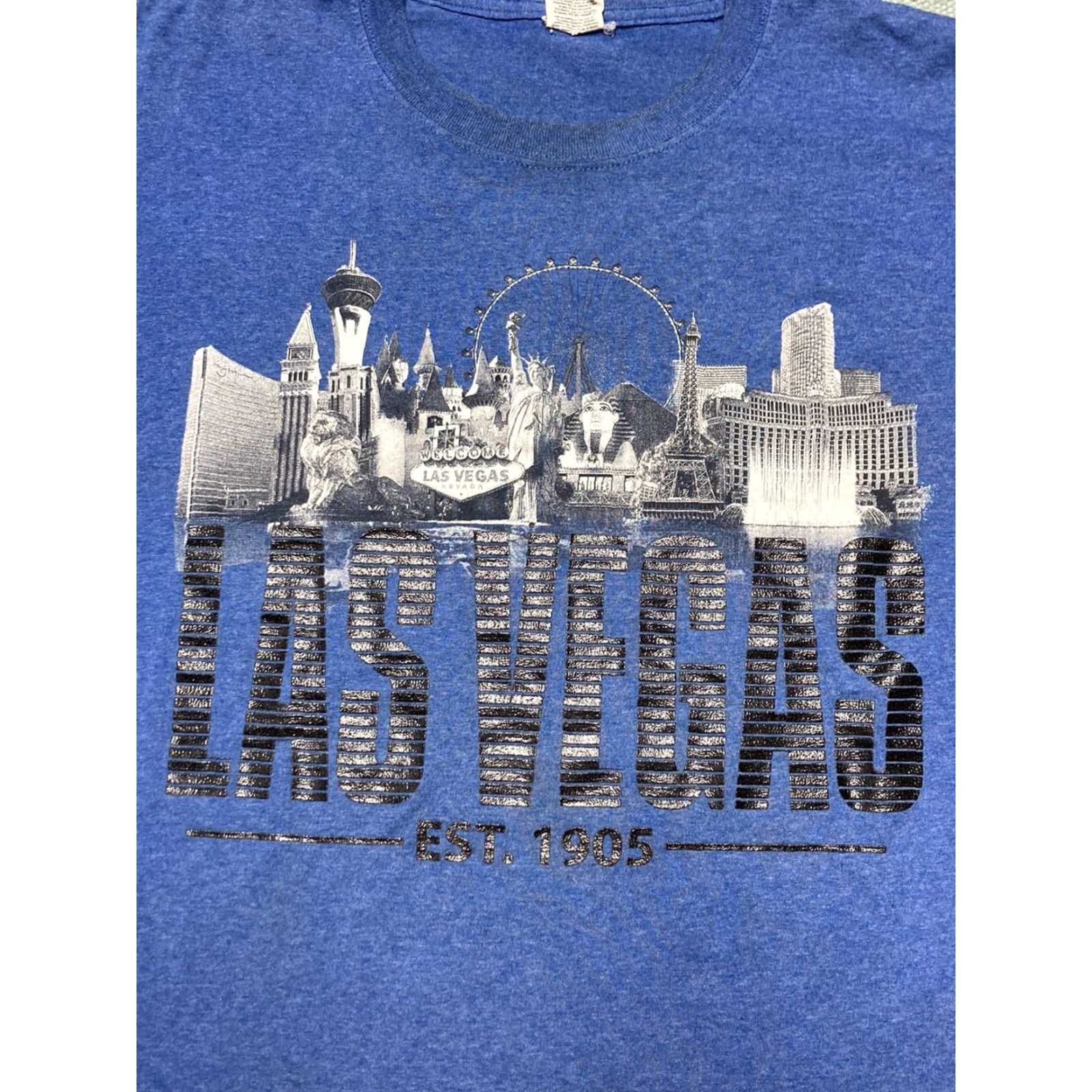Vintage VINTAGE y2k graphic t shirt Las Vegas casinos skyline pharaoh blue adult XL Shirt Mens Blue 2000s Size US XL / EU 56 / 4 - 2 Thumbnail