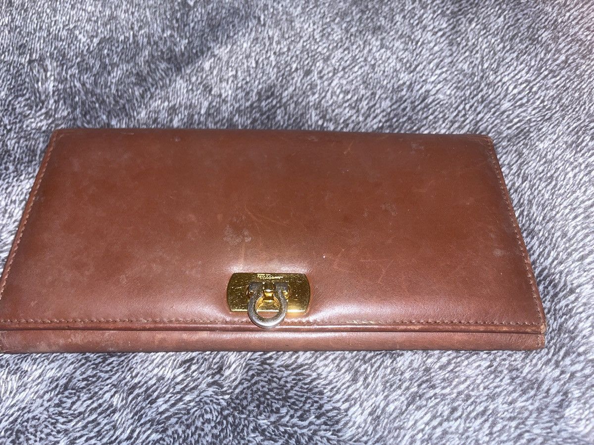 Salvatore Ferragamo Ferragamo wallet in great condition Size ONE SIZE - 1 Thumbnail