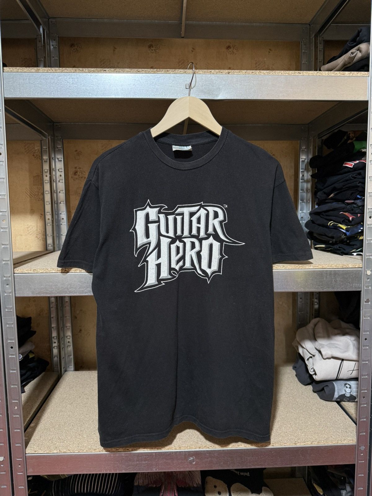 Band Tees × Vintage Vintage 2000’s Guitar Hero On Tour Retro Band Rock T-Shirt Size US XL / EU 56 / 4 - 1 Thumbnail