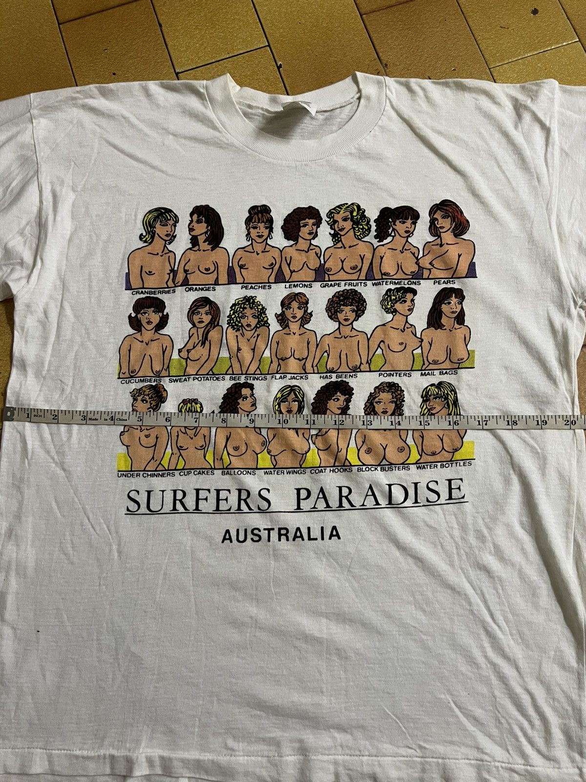 Vintage Vintage 90's Surfer Paradise Australia Boob Size L Size US L / EU 52-54 / 3 - 7 Thumbnail
