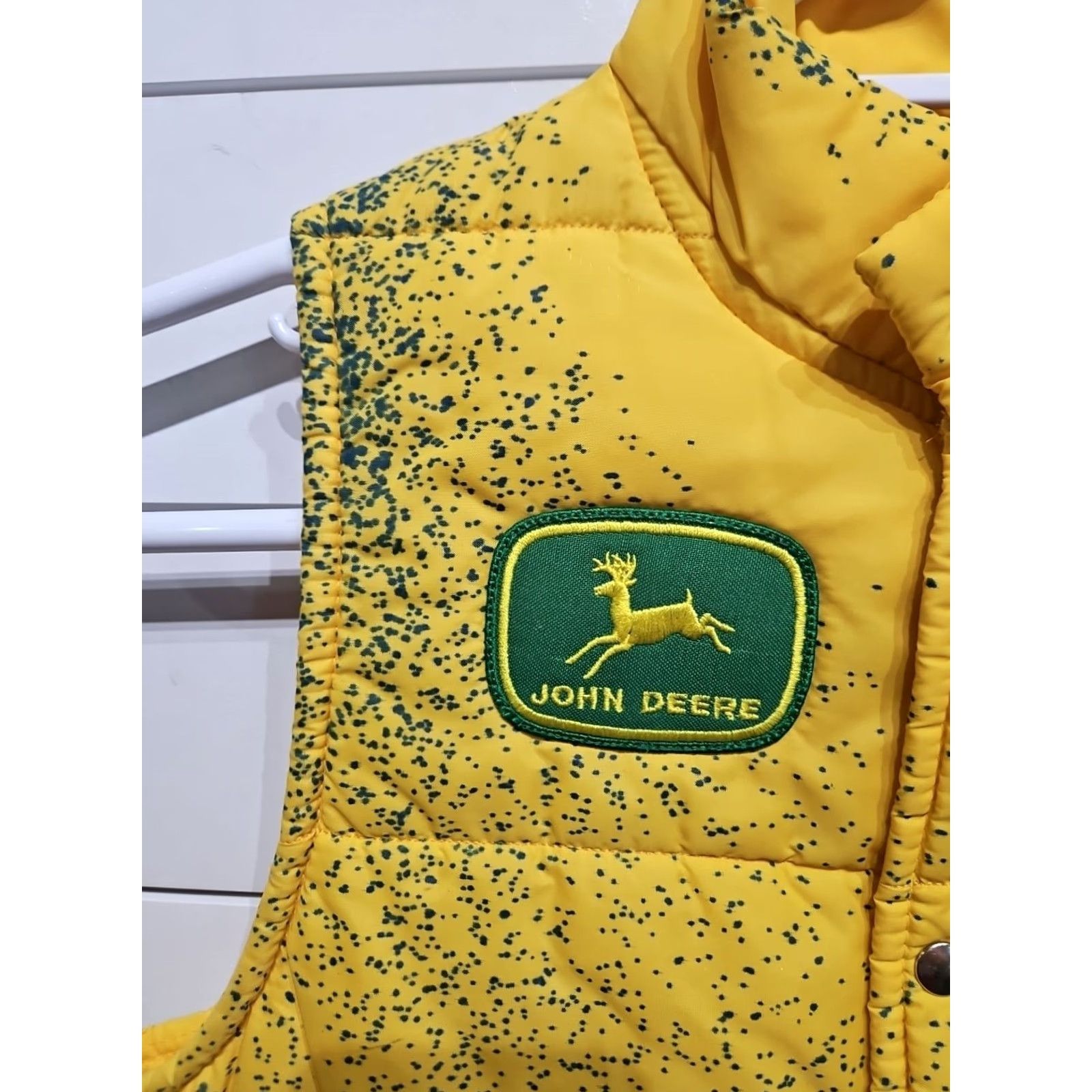 John Deere VINTAGE John Deere Vest Mens S Yellow Nylon Lined Trucker Work Farm Puffy Puffer Trucker Vest Size US S / EU 44-46 / 1 - 2 Thumbnail