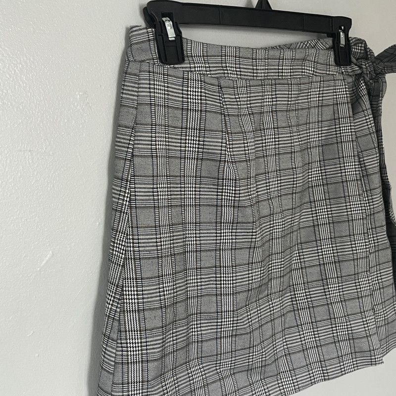 Designer Sadie & Sage Women's Black & White Plaid Wrap Skirt Small Size 27" / US 4 / IT 40 - 3 Thumbnail