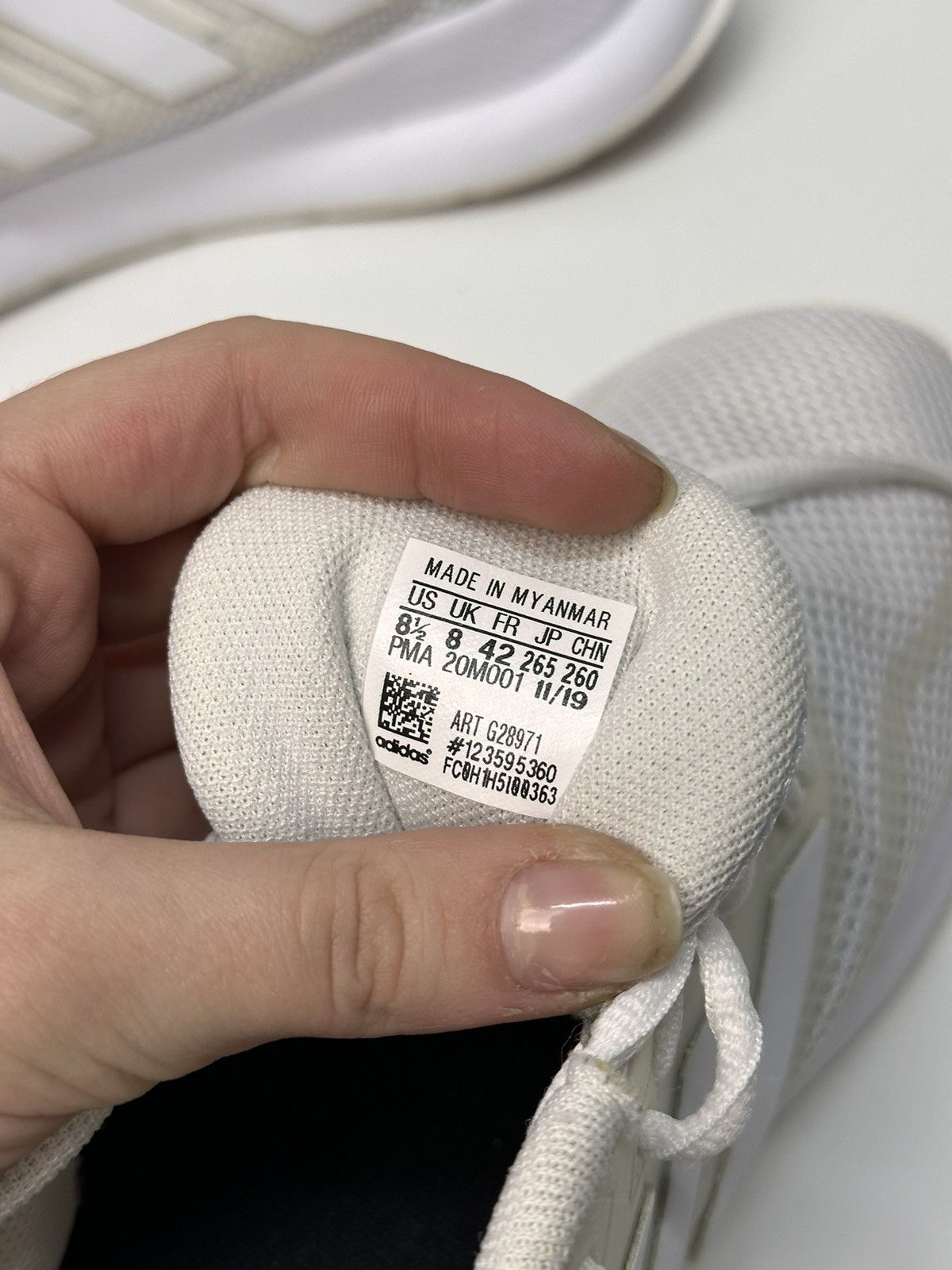 Adidas Adidas white sneakers running shoes triple minimal style Size US 8 / EU 41 - 13 Thumbnail