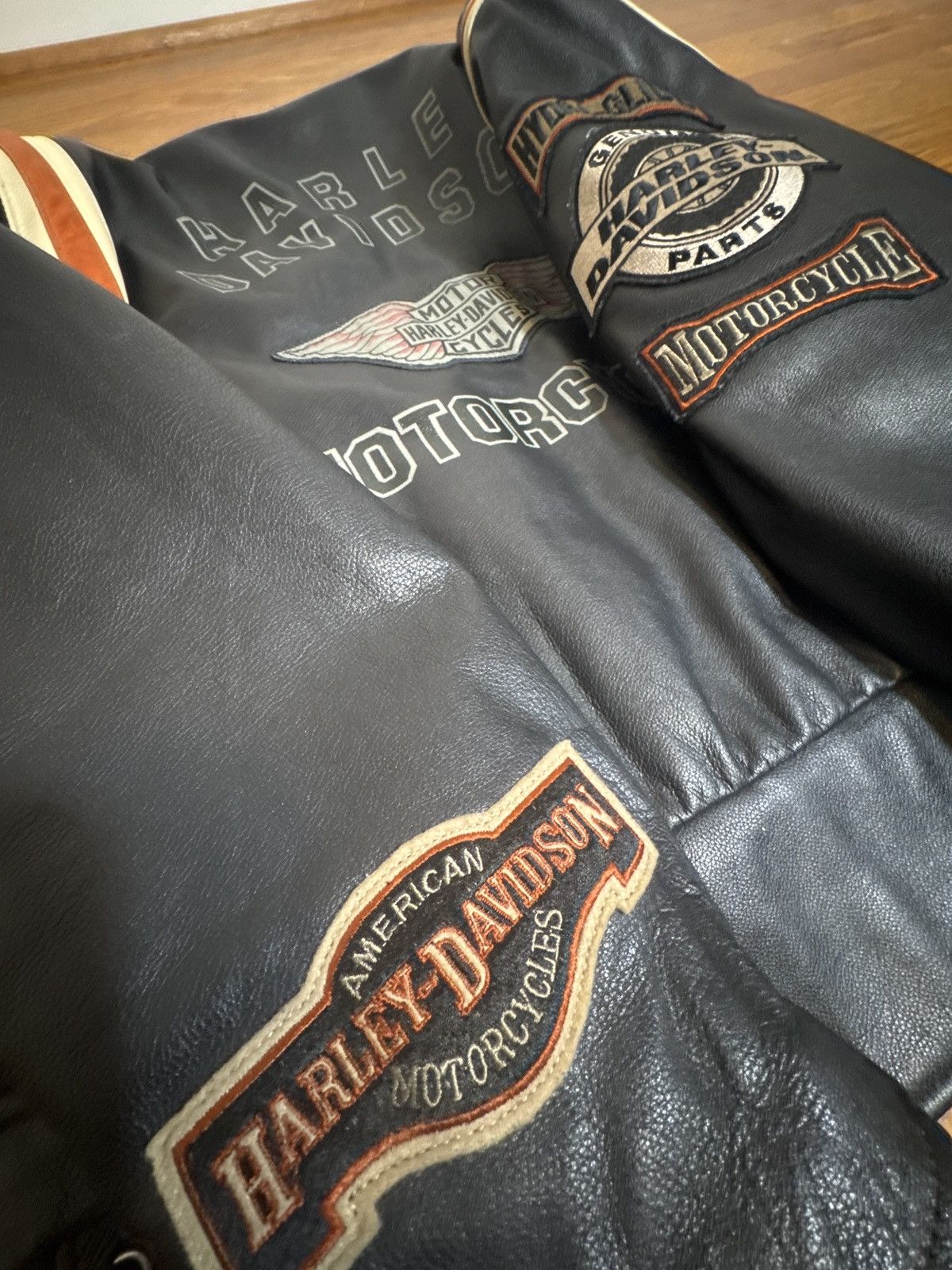 Harley Davidson Harley Davidson Leather Varsity Bomber Jacket Size US XL / EU 56 / 4 - 3 Thumbnail