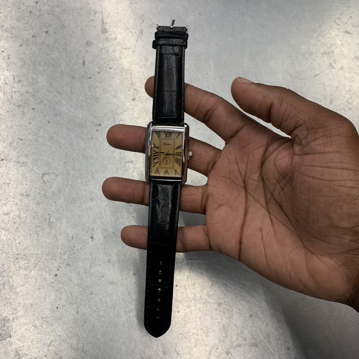 Vintage Vintage 90s vintage retro luxury style gold leather watch Size ONE SIZE - 4 Thumbnail