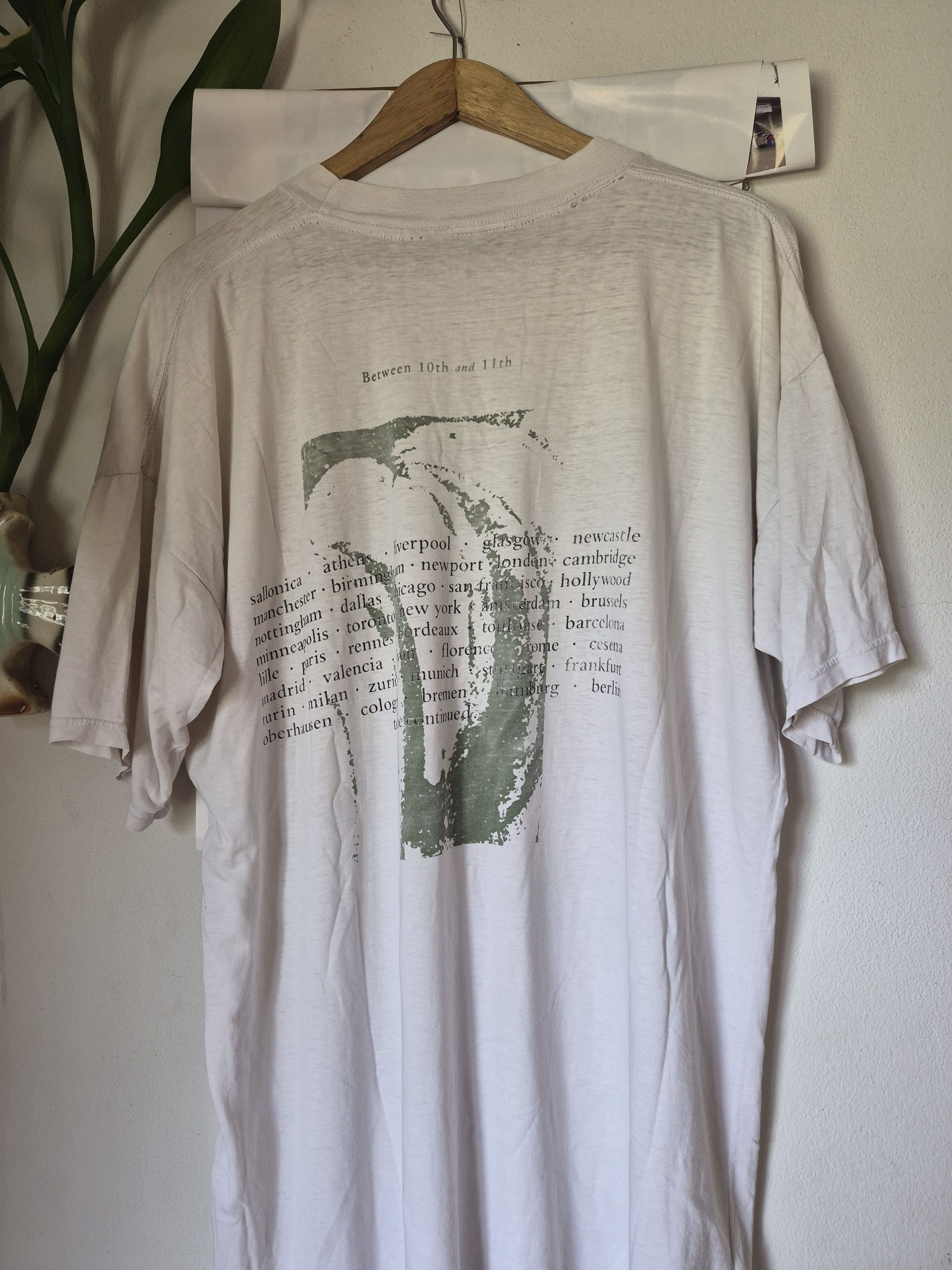 Band Tees The Charlatans Between Size US XL / EU 56 / 4 - 3 Thumbnail