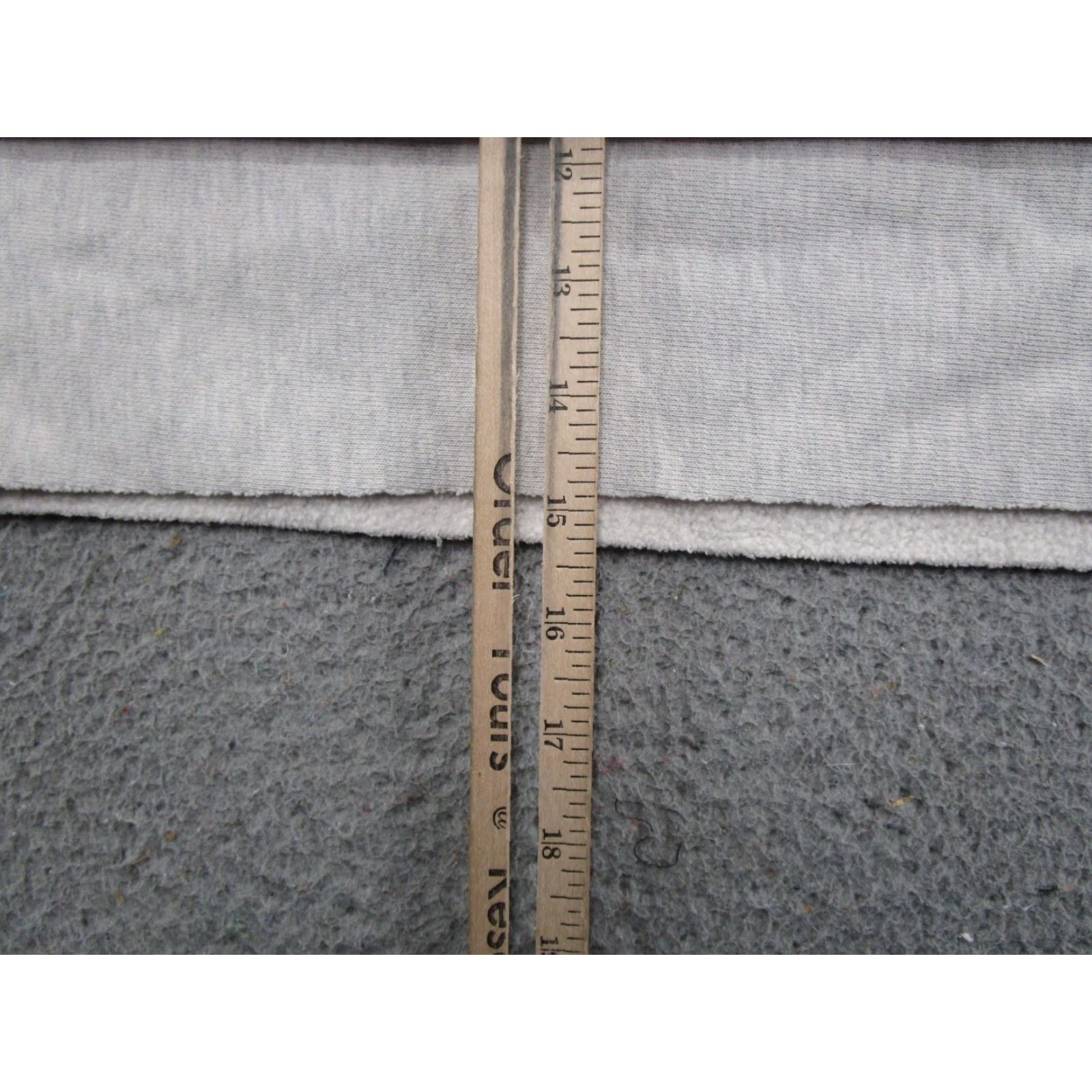 Champion VINTAGE Champion Sweatshirt Wisconsin Badgers Reverse Weave CROPPED READ 90s Sports All Seasons Hooded Reversible Crew Neck Men L Gray Cotton Size US L / EU 52-54 / 3 - 5 Thumbnail