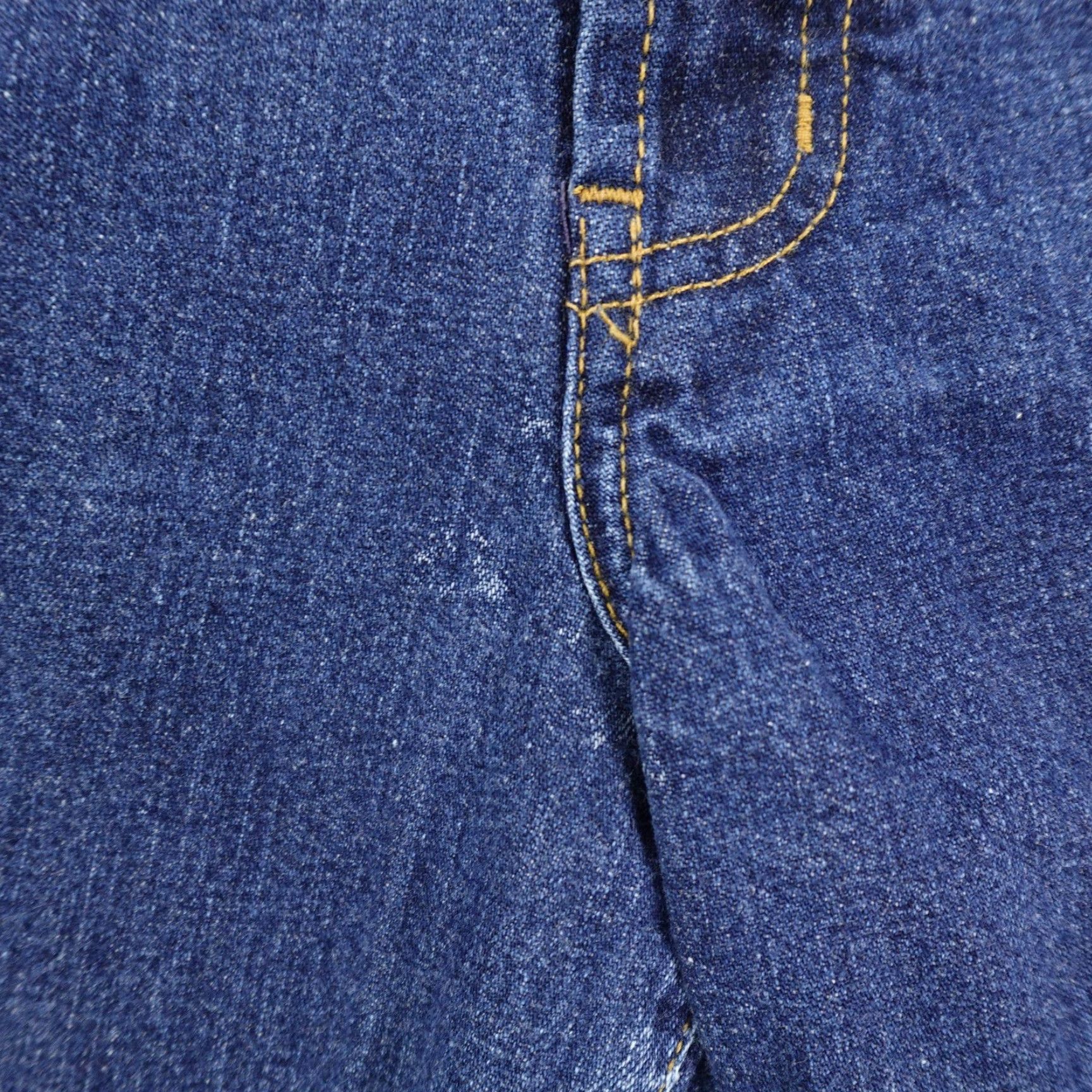 Abercrombie & Fitch VINTAGE Abercrombie & Fitch Shorts Mens 33 Blue Denim Bermuda Distressed Button Fly 90s Casual Travel Size US 33 - 3 Thumbnail