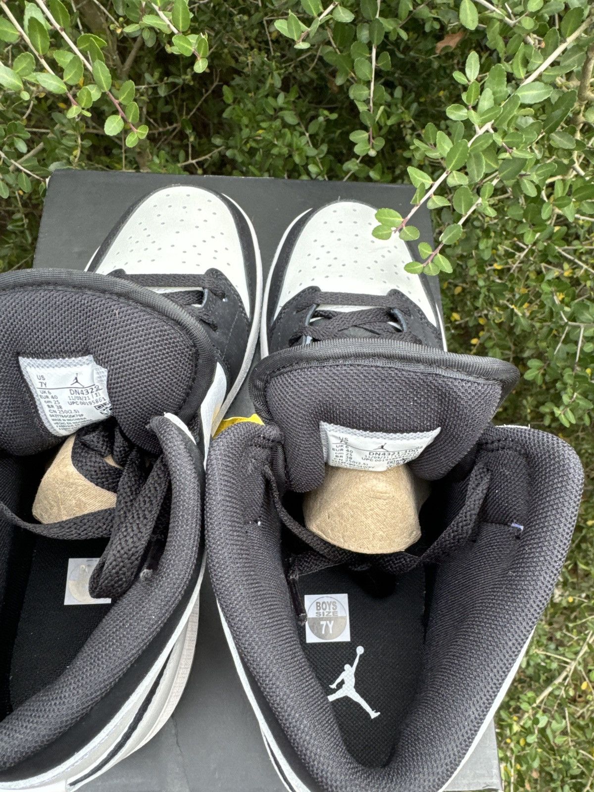 Jordan Brand Jordan 1 Mid Diamond Shorts (Gs) Size US 7 / EU 40 - 4 Thumbnail