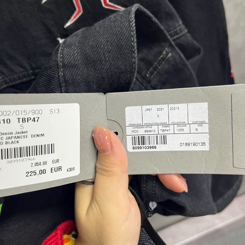Balenciaga Balenciaga latest black engraved button full of art paintin Size US S / EU 44-46 / 1 - 5 Thumbnail