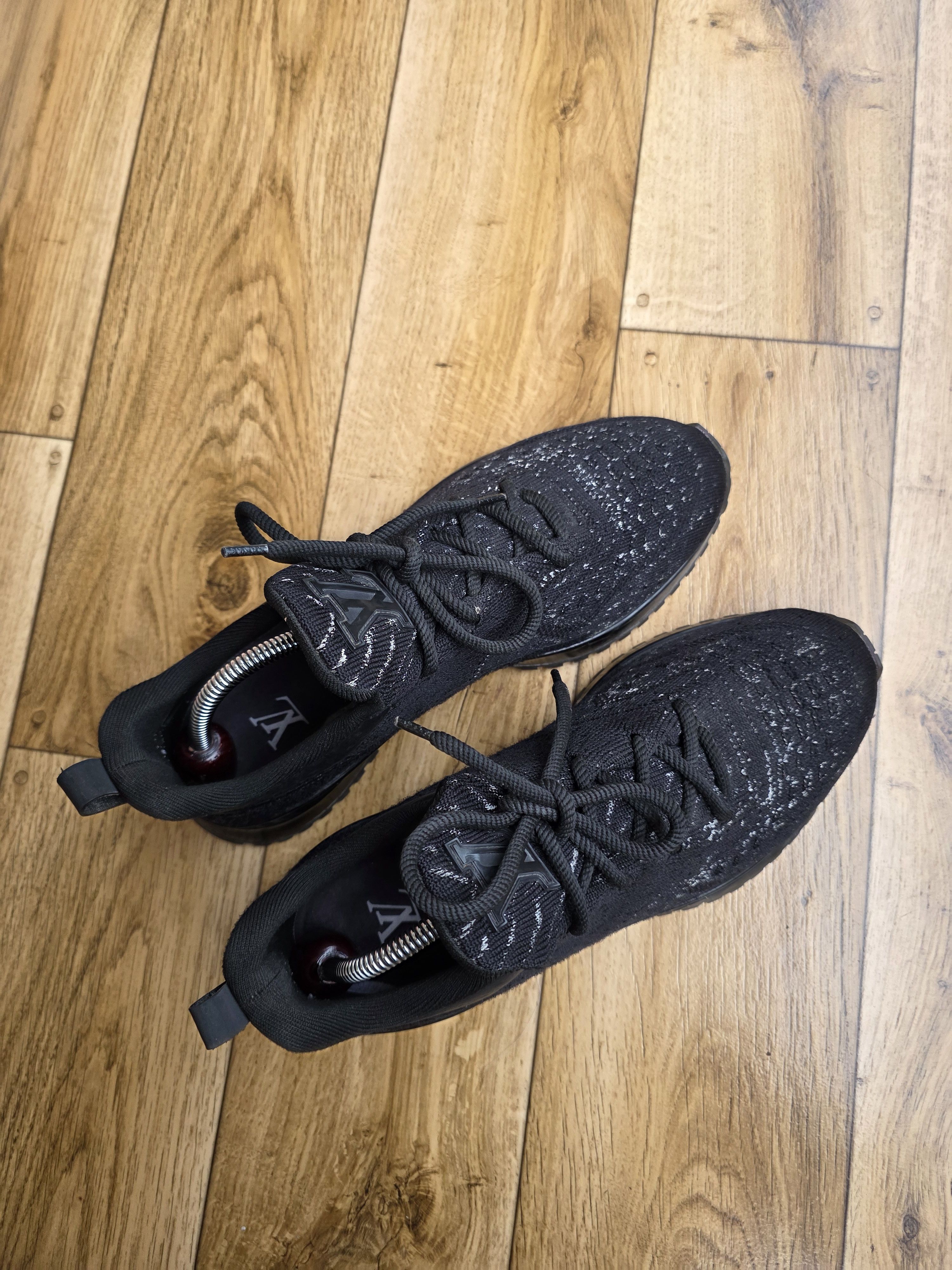 Louis Vuitton LOUIS VUITTON V.N.R KNIT SNEAKERS Size US 10 / EU 43 - 6 Thumbnail