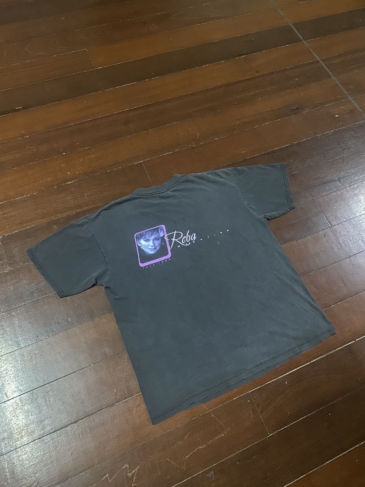 Band Tees FIRE 🔥 VINTAGE 90s REBA MCENTIRE TOUR 1999 COUNTRY SINGER Size US L / EU 52-54 / 3 - 9 Thumbnail