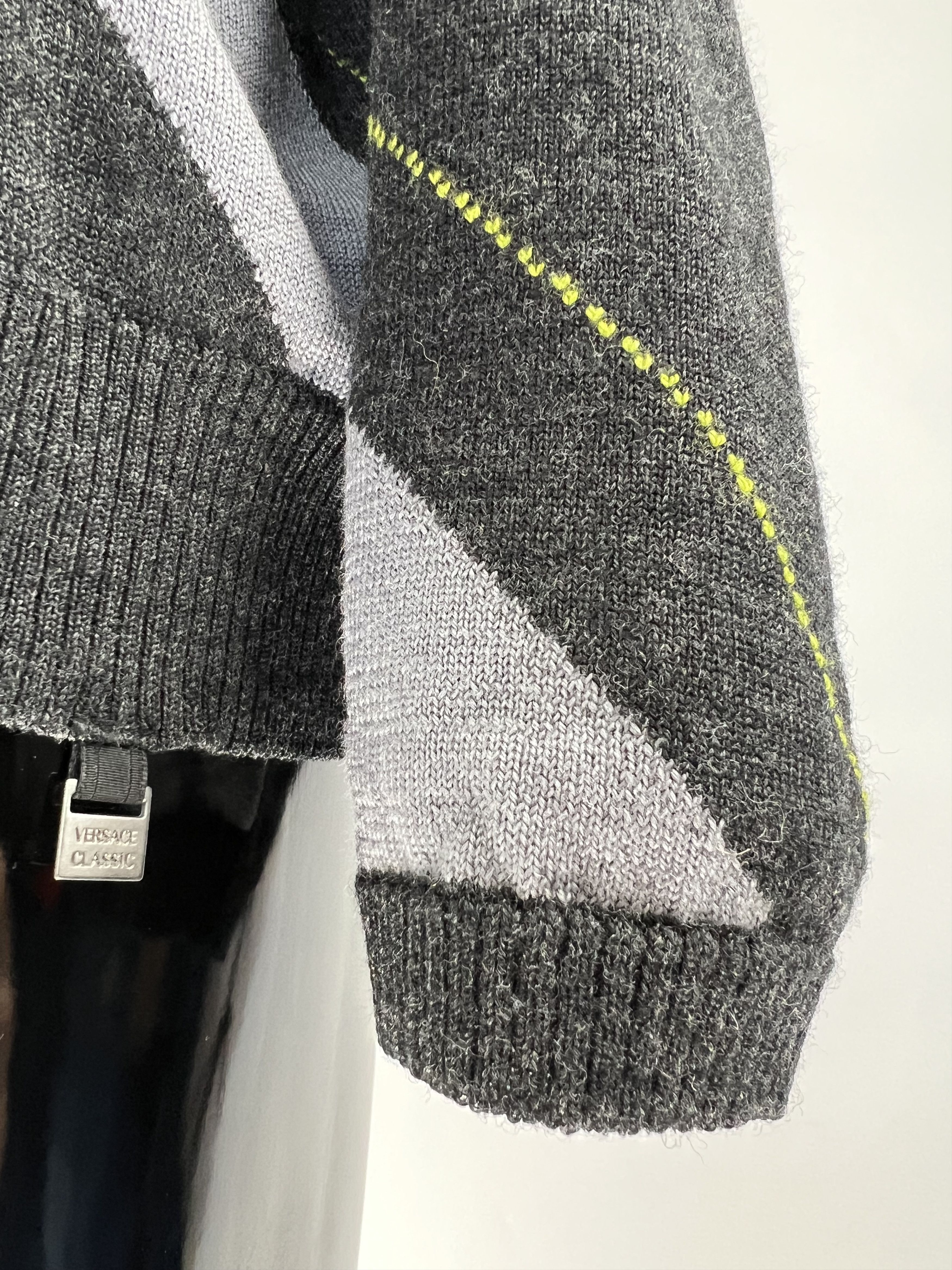 Versace × Vintage Versace Classic Vintage 100% Merino Wool Sweater Size L Size L / US 10 / IT 46 - 3 Thumbnail