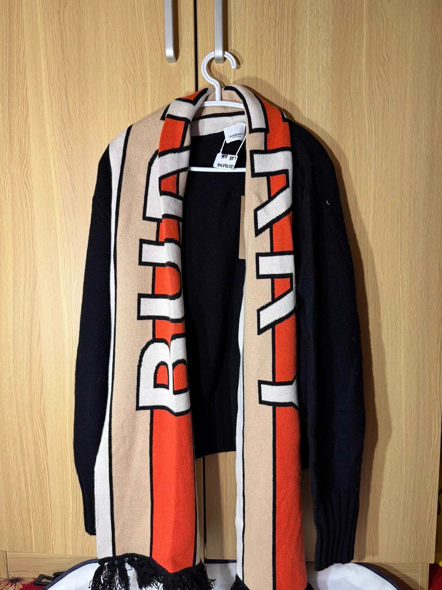 Burberry Burberry Cardigan Sweater L Size L / US 10 / IT 46 - 1 Thumbnail