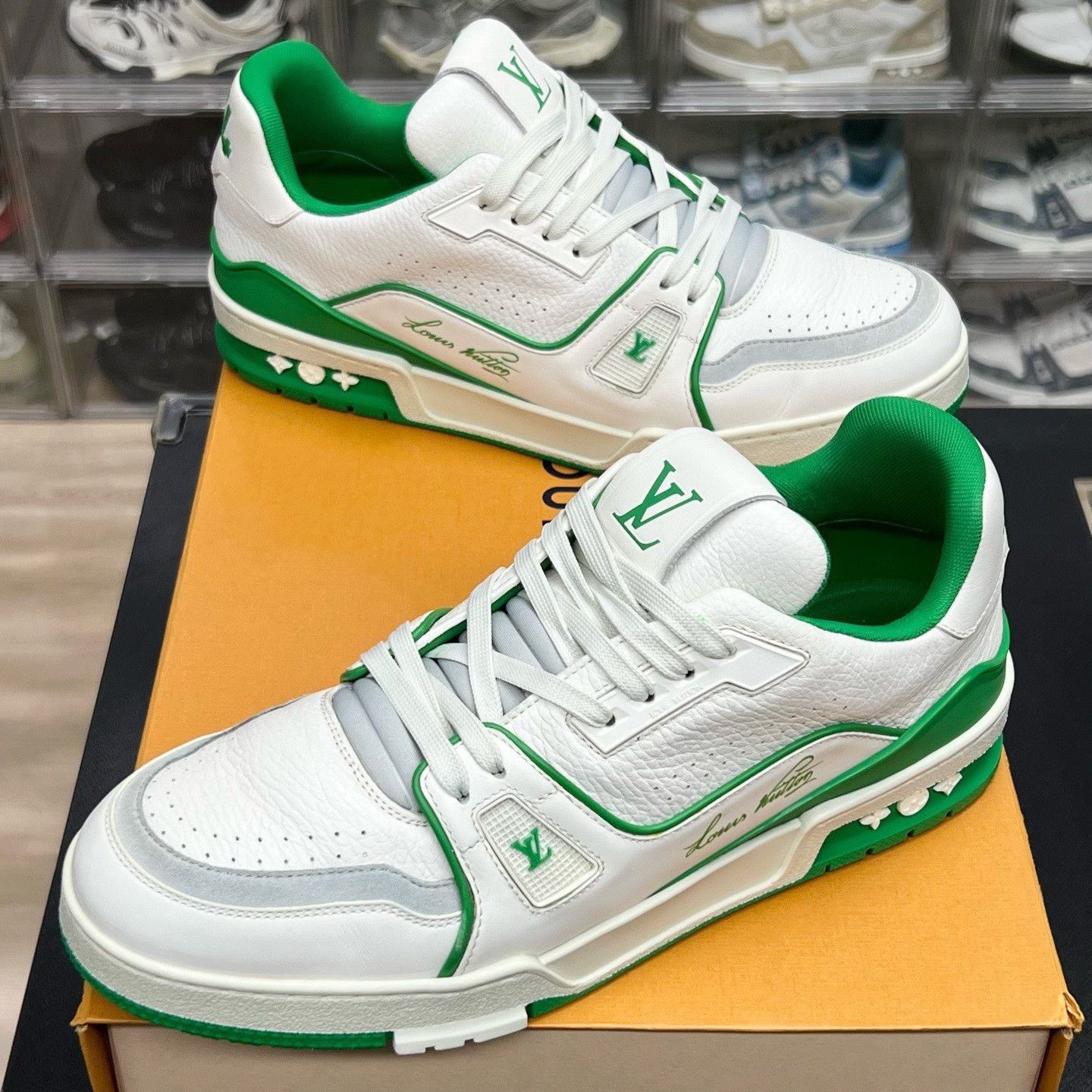 Louis Vuitton Louis Vuitton Green Designer Casual Size US S / EU 44-46 / 1 - 1 Thumbnail