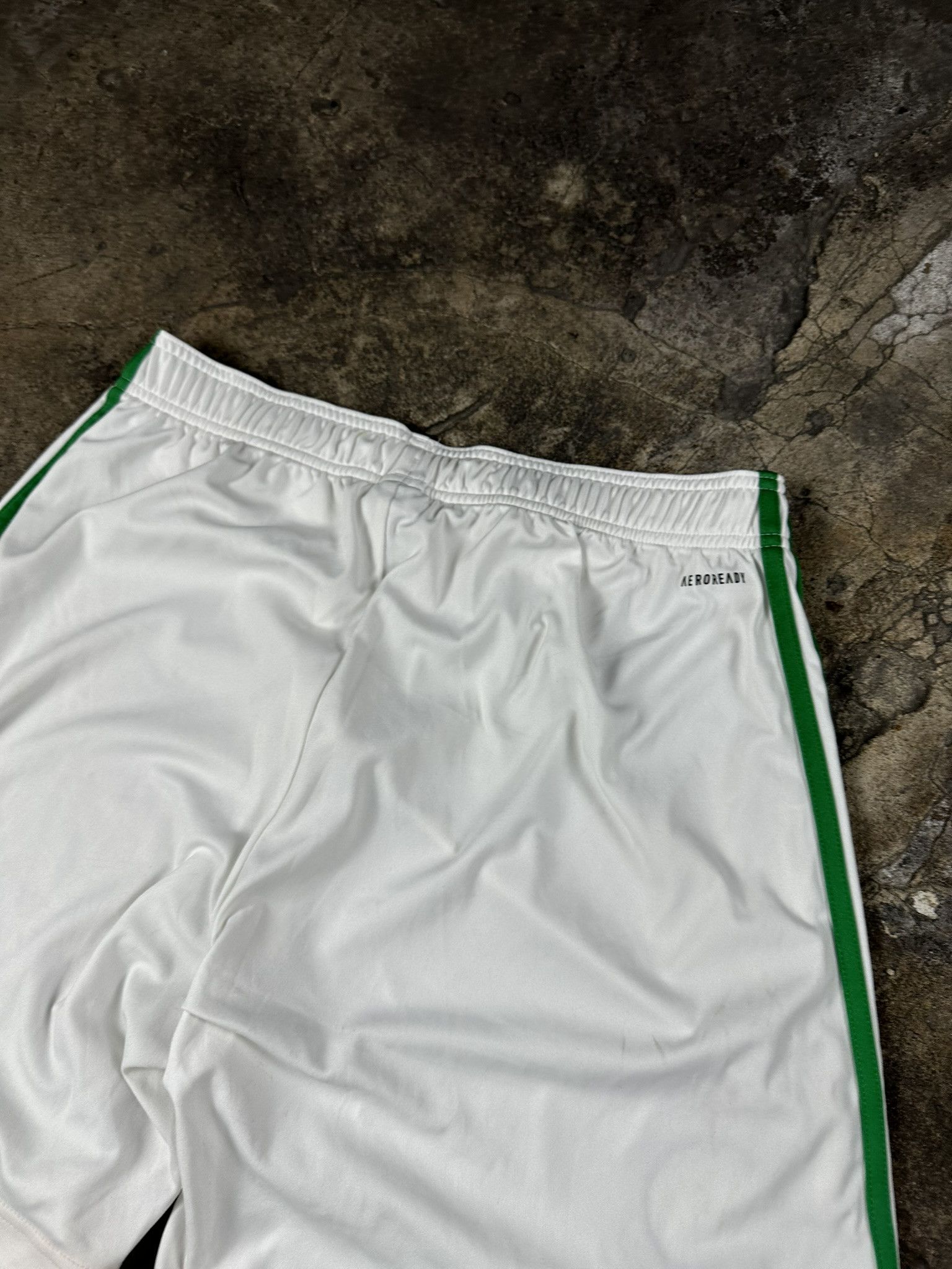 Adidas Vintage Y2k Adidas Celtic F.C. Soccer Shorts Blokecore Size US 34 / EU 50 - 7 Thumbnail