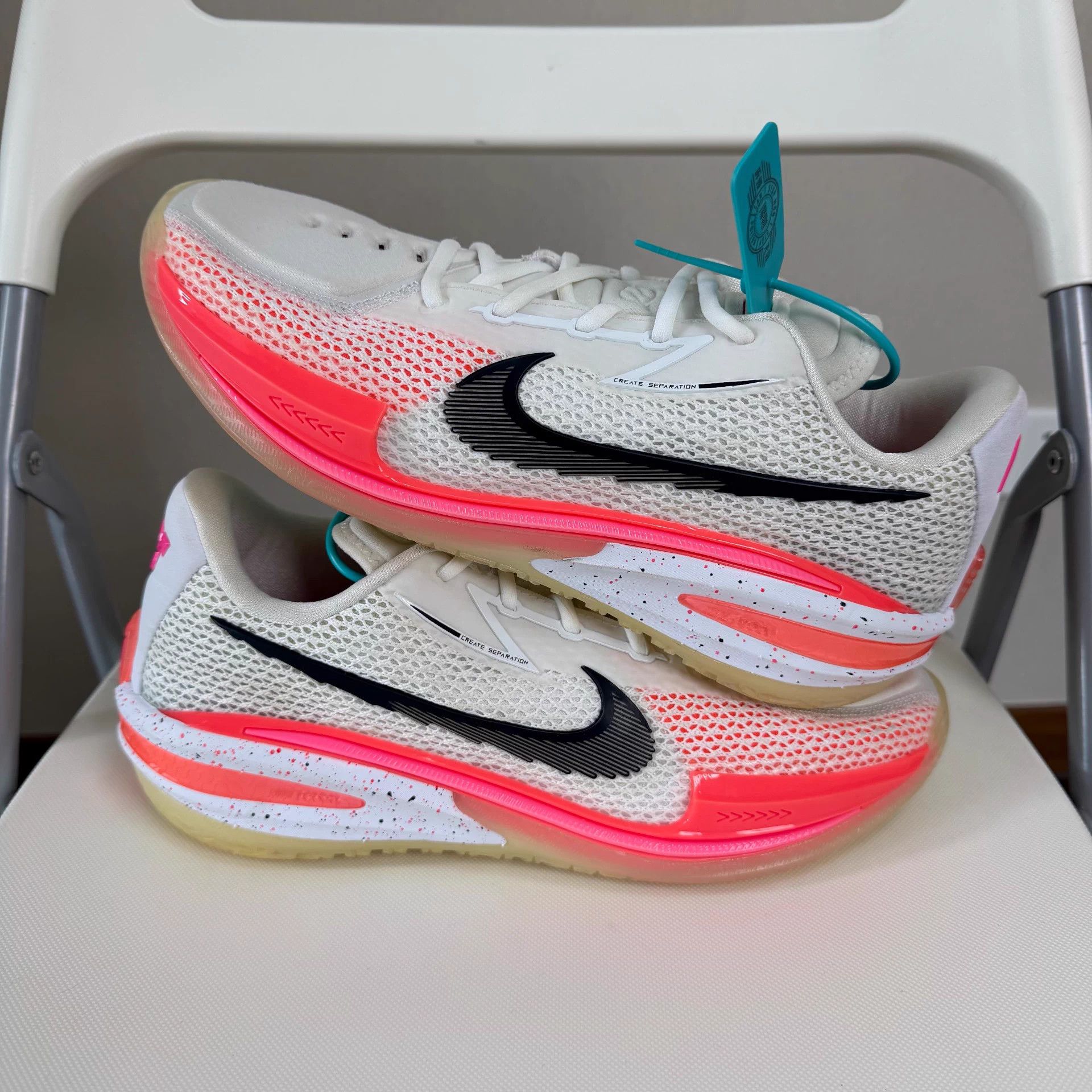 Nike Nike Air Zoom G.T. Cut 1 Wht/Pnk Low Unisex Bball CN Size US 10 / EU 43 - 6 Thumbnail