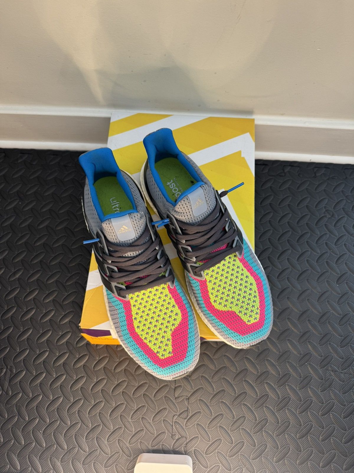 Adidas Adidas UltraBOOST m Size US 11.5 / EU 44-45 - 3 Thumbnail