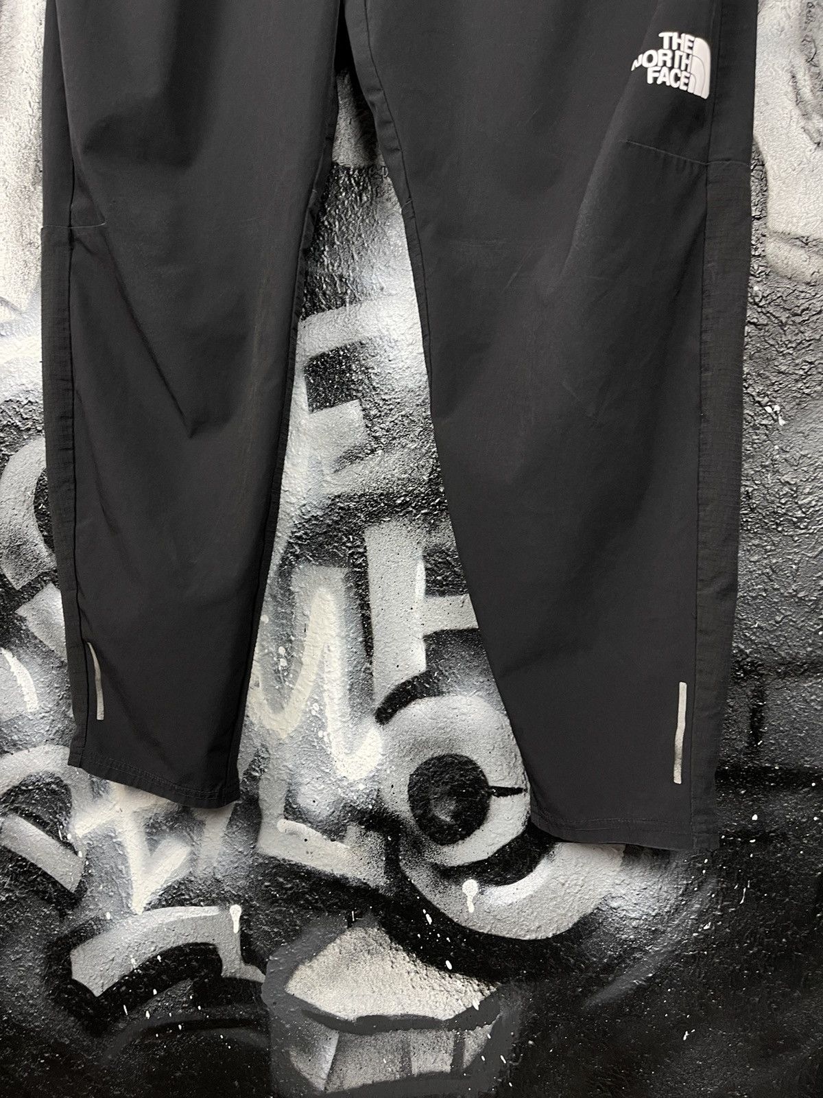 The North Face The North Face UPF 40+ Lightweight Active Pants Men’s Size L Size US 34 / EU 50 - 5 Thumbnail