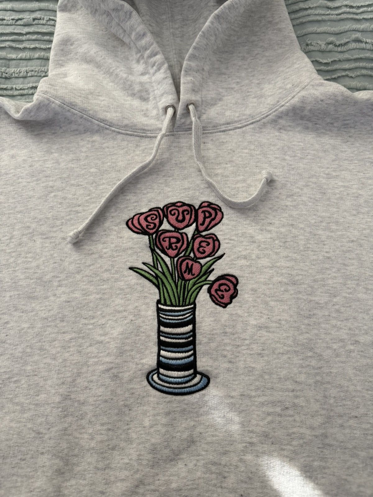 Supreme Supreme Flowers Hooded Sweatshirt Ash Grey Size XL (READ) Size US XL / EU 56 / 4 - 4 Thumbnail