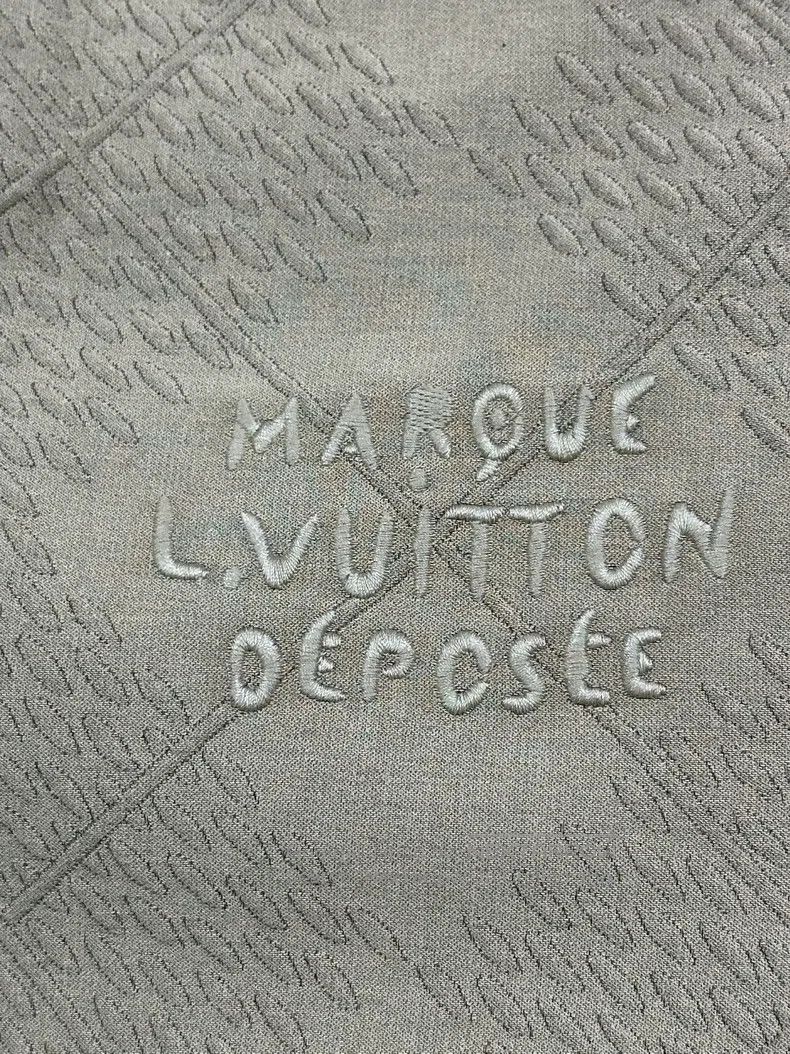 Louis Vuitton Louis Vuitton Milk tea embossed full logo long trench coat Size US S / EU 44-46 / 1 - 7 Thumbnail