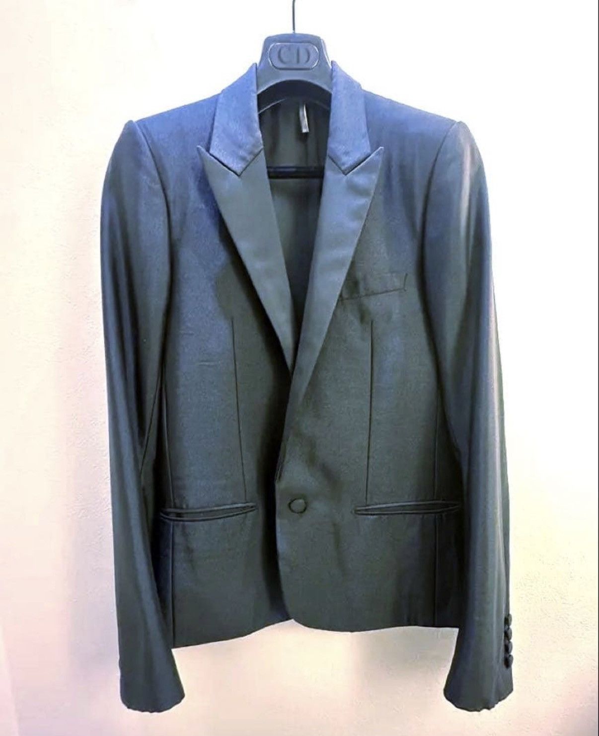 Dior × Hedi Slimane Dior Homme by Hedi Slimane FW06 Runway Smoking