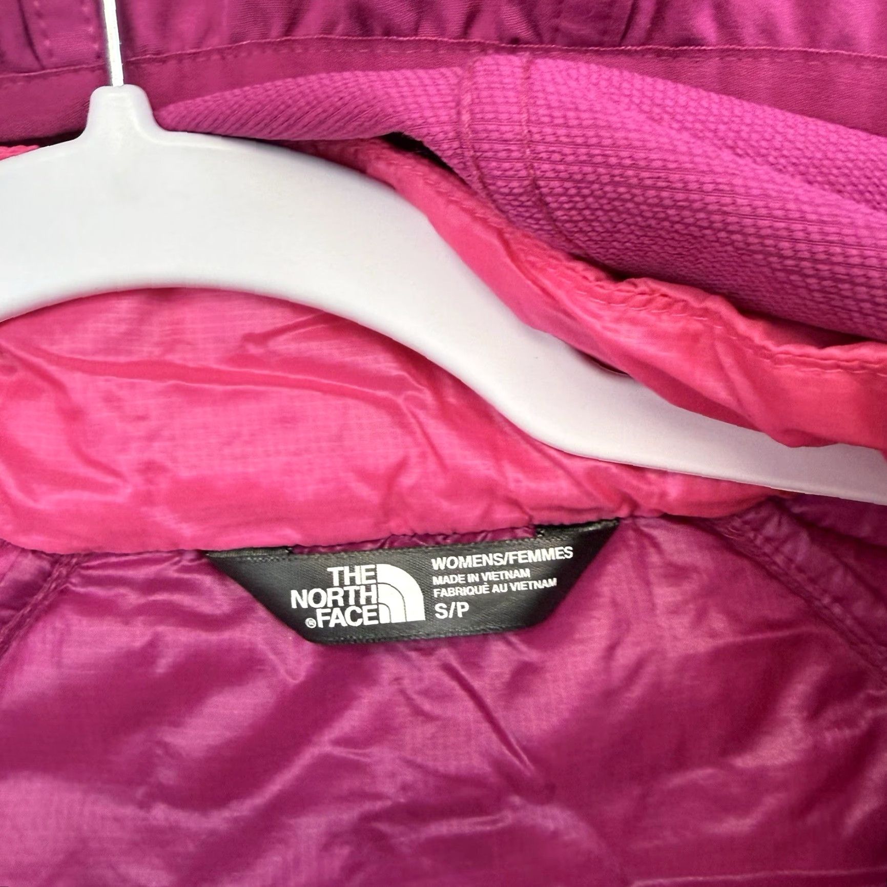 The North Face VINTAGE The North Face Jacket Womens S Pink ThermoBall Primaloft Puffer Coat Hooded Size S / US 4 / IT 40 - 3 Thumbnail