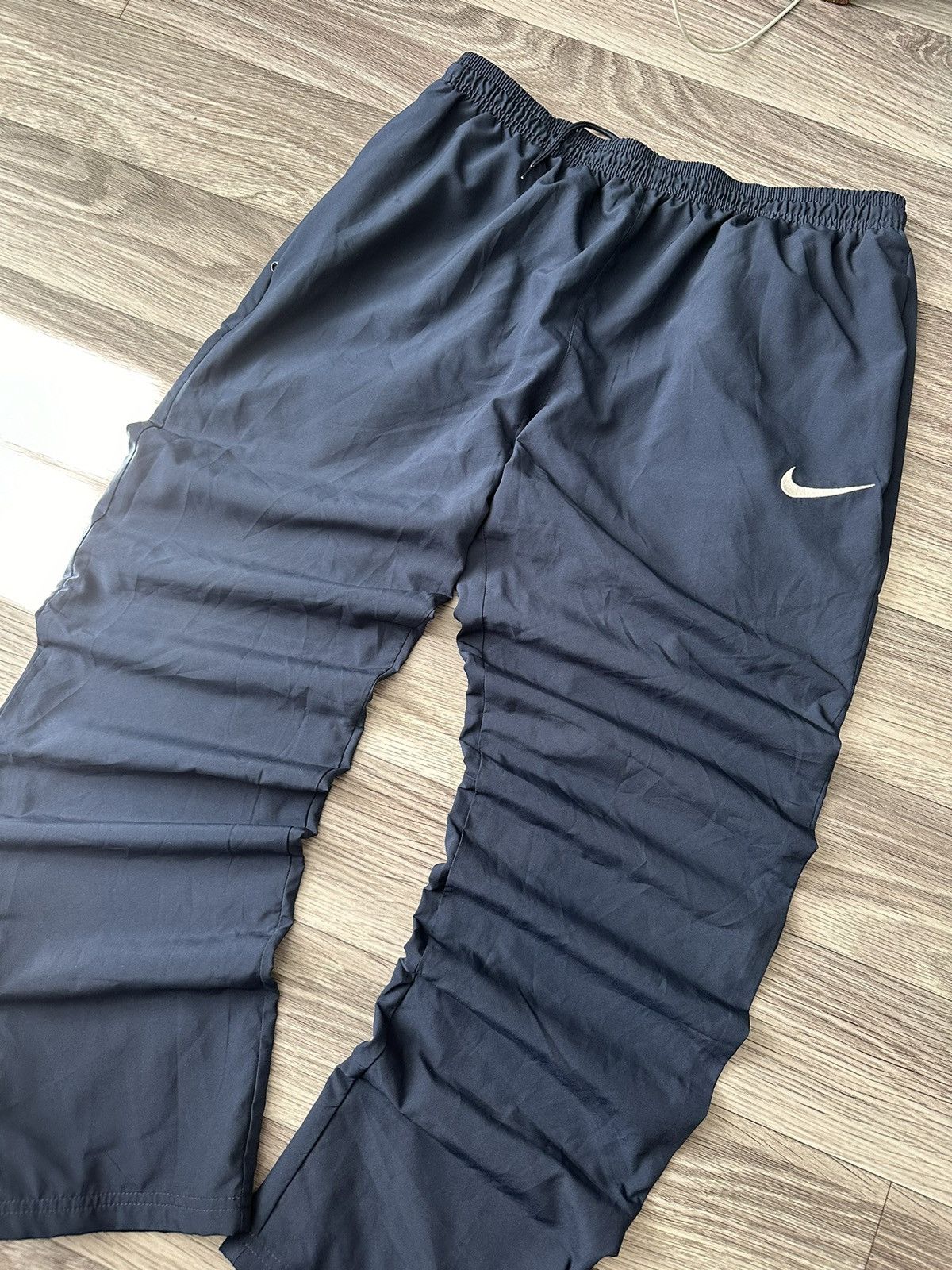Nike Nike Vintage BLUE Athletic 90s Baggy Nylon trackpants Size US 34 / EU 50 - 2 Thumbnail