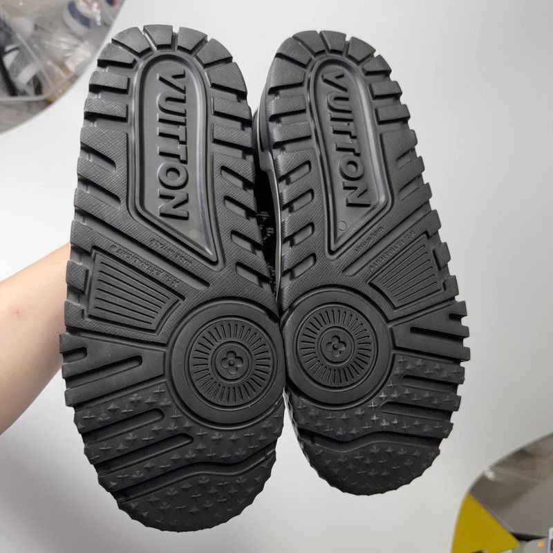 Louis Vuitton Louis Vuitton Trainer Maxi Low-Top Sneakers -2508 Size US 8 / EU 41 - 4 Thumbnail