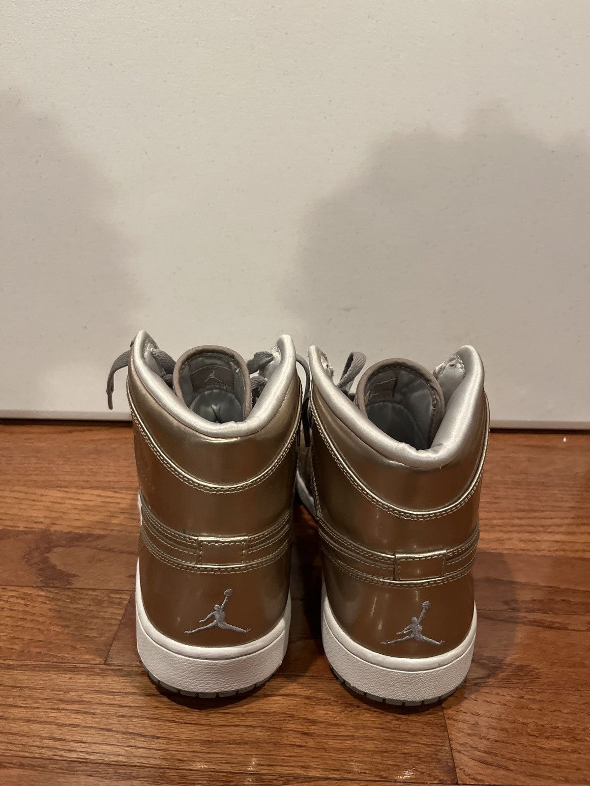 Jordan Brand × Nike Jordan 1 metallic high zinc 2009 Size US 12 / EU 45 - 4 Thumbnail