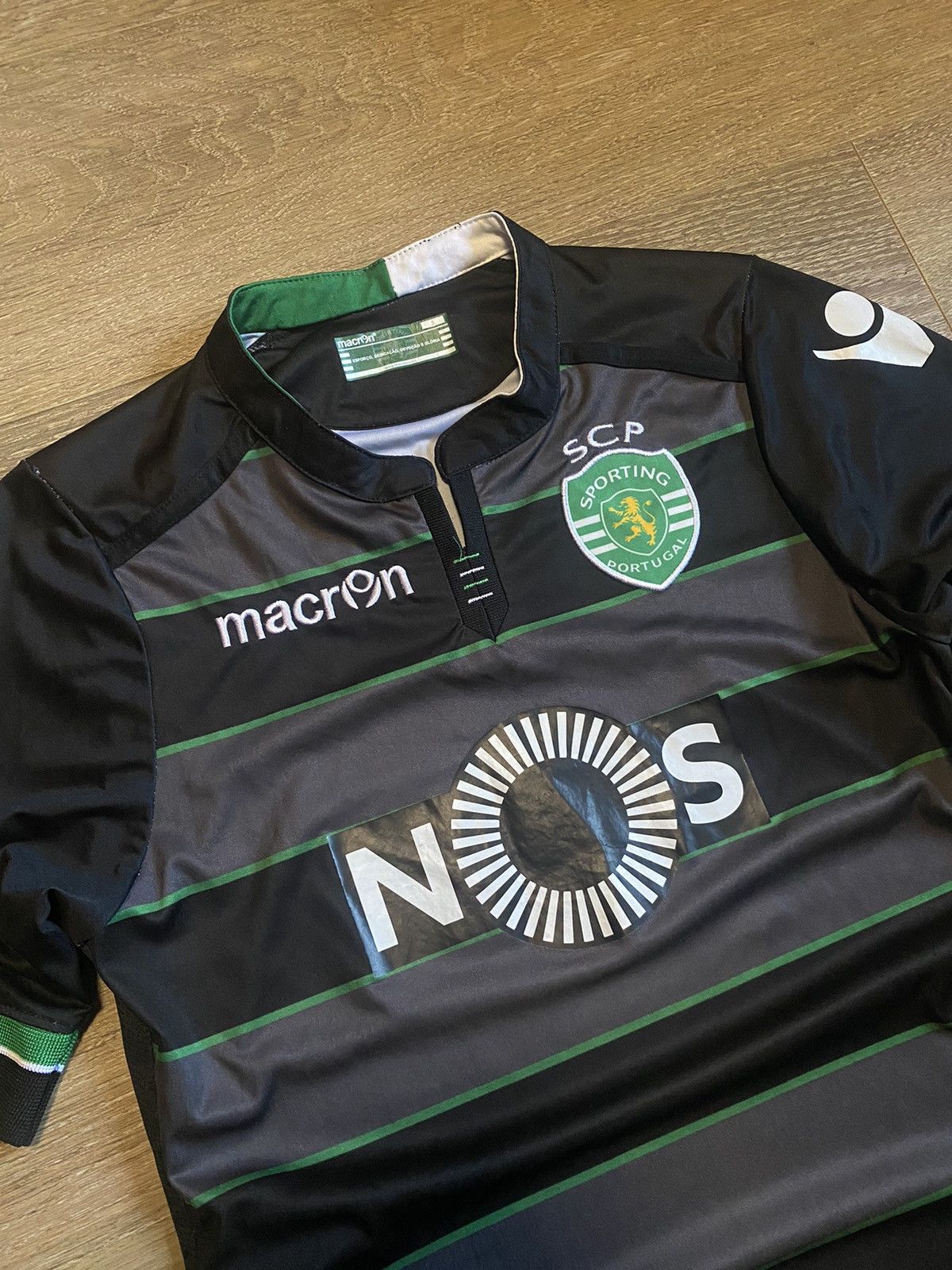 Macron Vintage SPORTING LISSABON 15/16 AWAY SHIRT FOOTBALL SOCCER Size US S / EU 44-46 / 1 - 4 Thumbnail