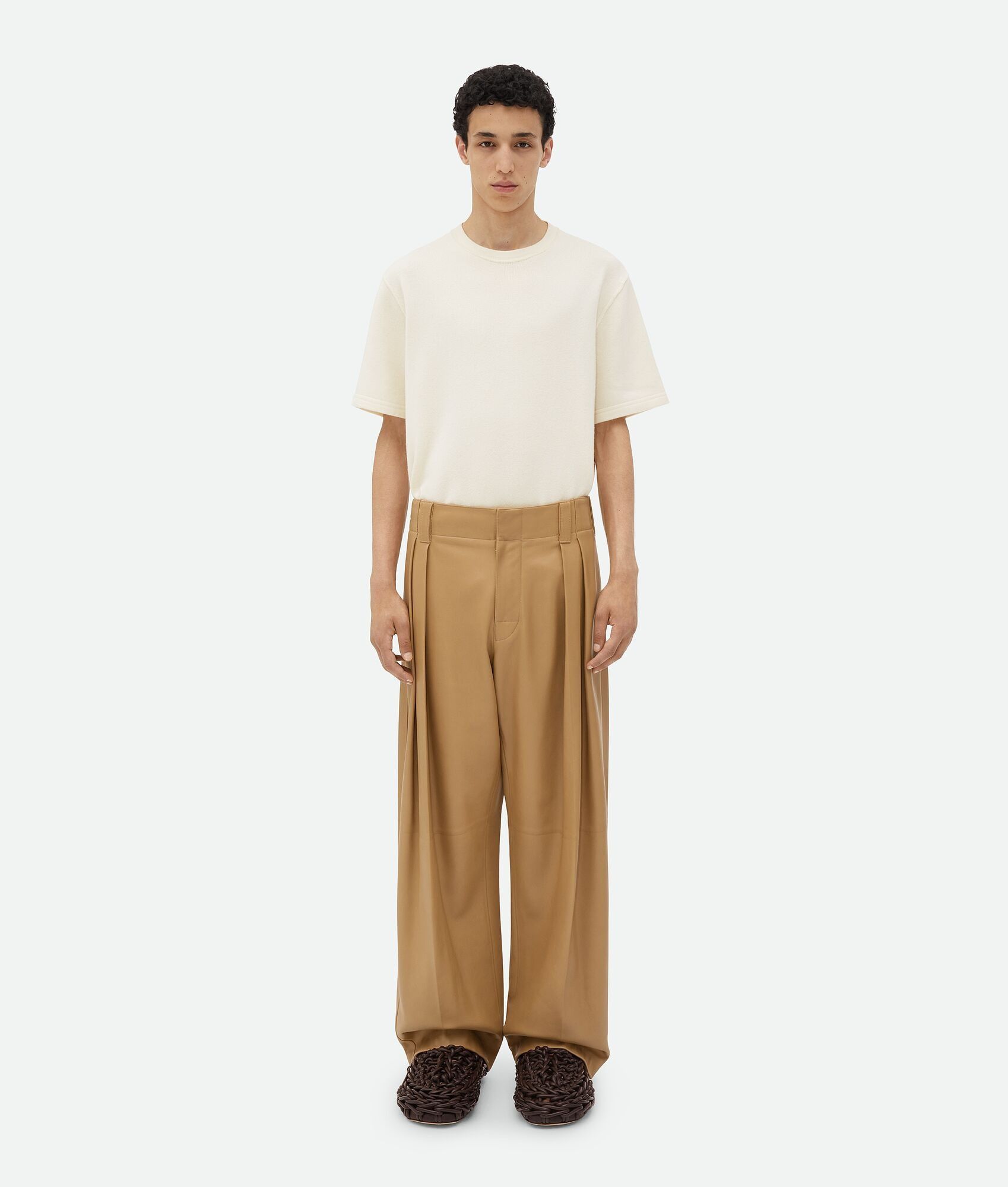 Bottega Veneta o1n1vont0125 Leather Pleated Pant in Light Brown Size US 34 / EU 50 - 1 Thumbnail