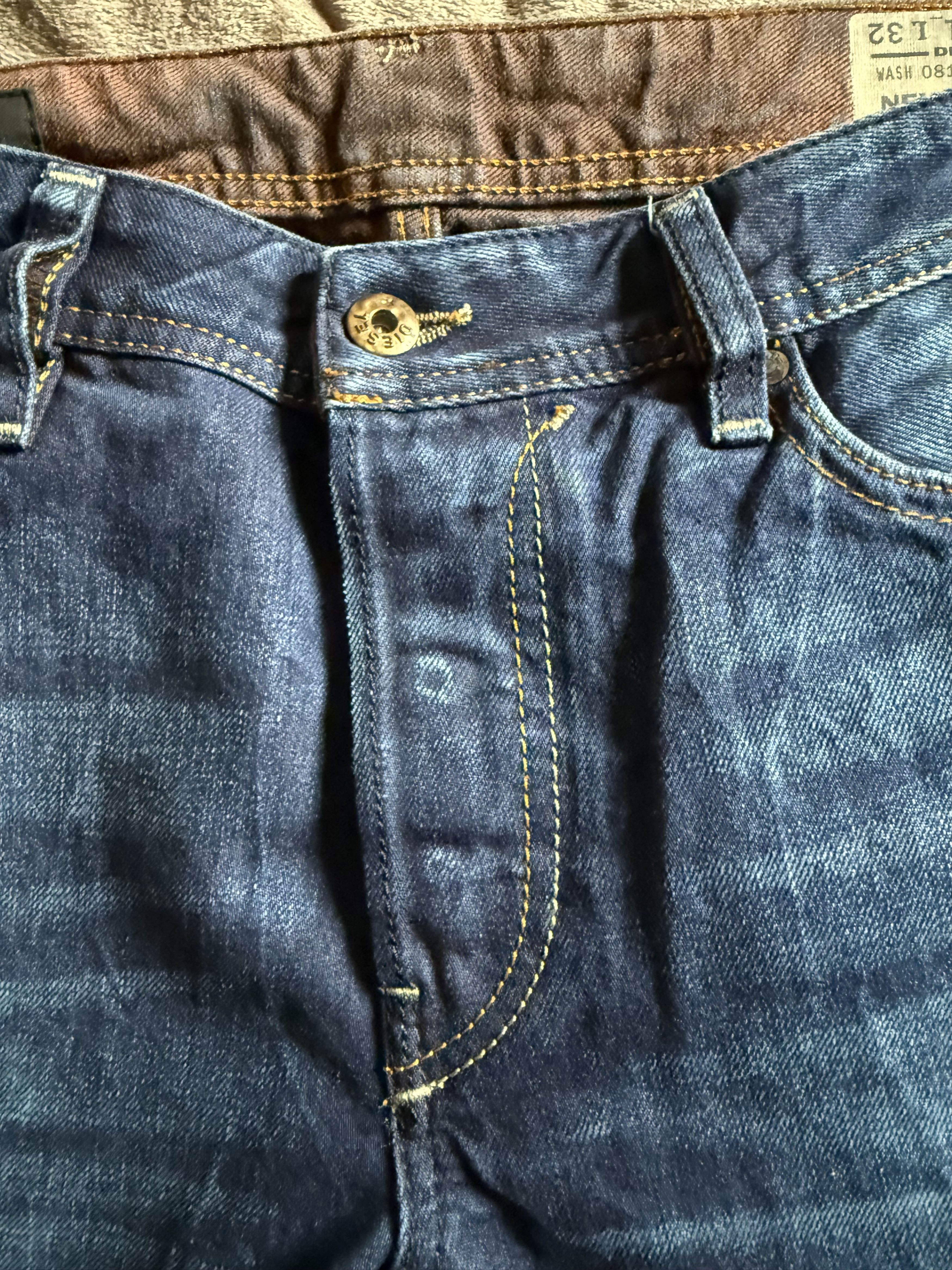 Diesel Black Gold Diesel Regular Slim Bootcut, RED Weft Size US 31 - 24 Thumbnail