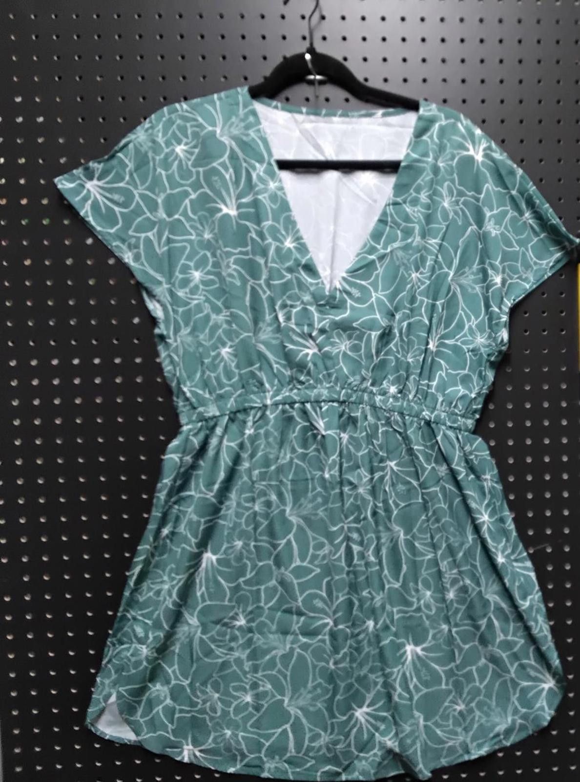 Unknown London Chic Floral Romper - Grab Yours Before It's Gone! Small Size 28" / US 6 / IT 42 - 1 Thumbnail