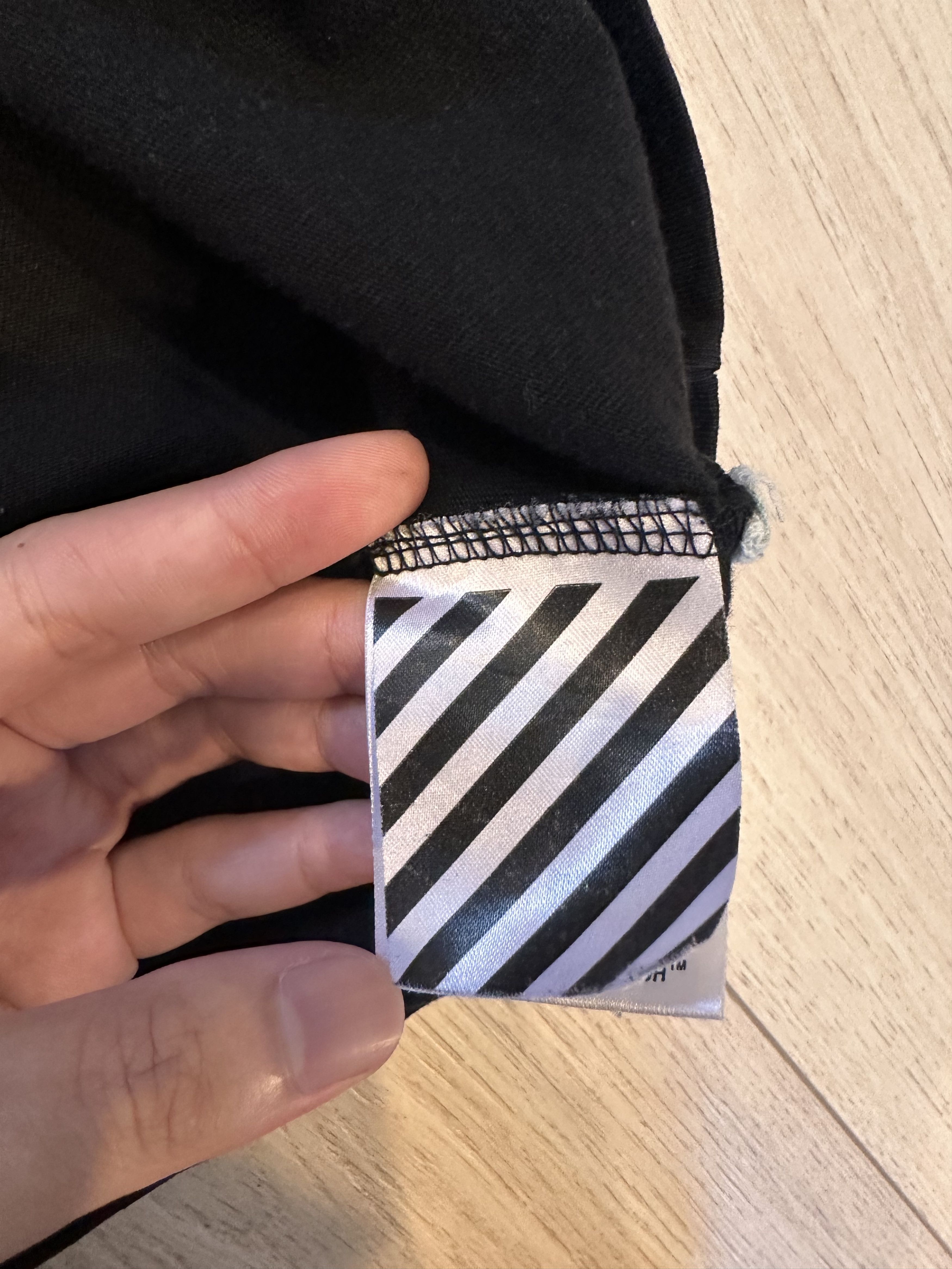 Off-White Off White 2017 Othelos Scorpion Tee Size US S / EU 44-46 / 1 - 4 Thumbnail