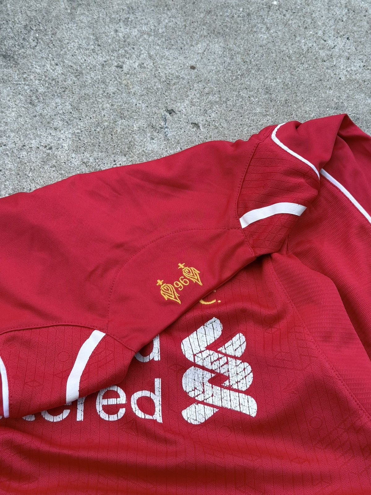 Other Vintage FC Liverpool sportswear / streetwear jersey Size US M / EU 48-50 / 2 - 10 Thumbnail