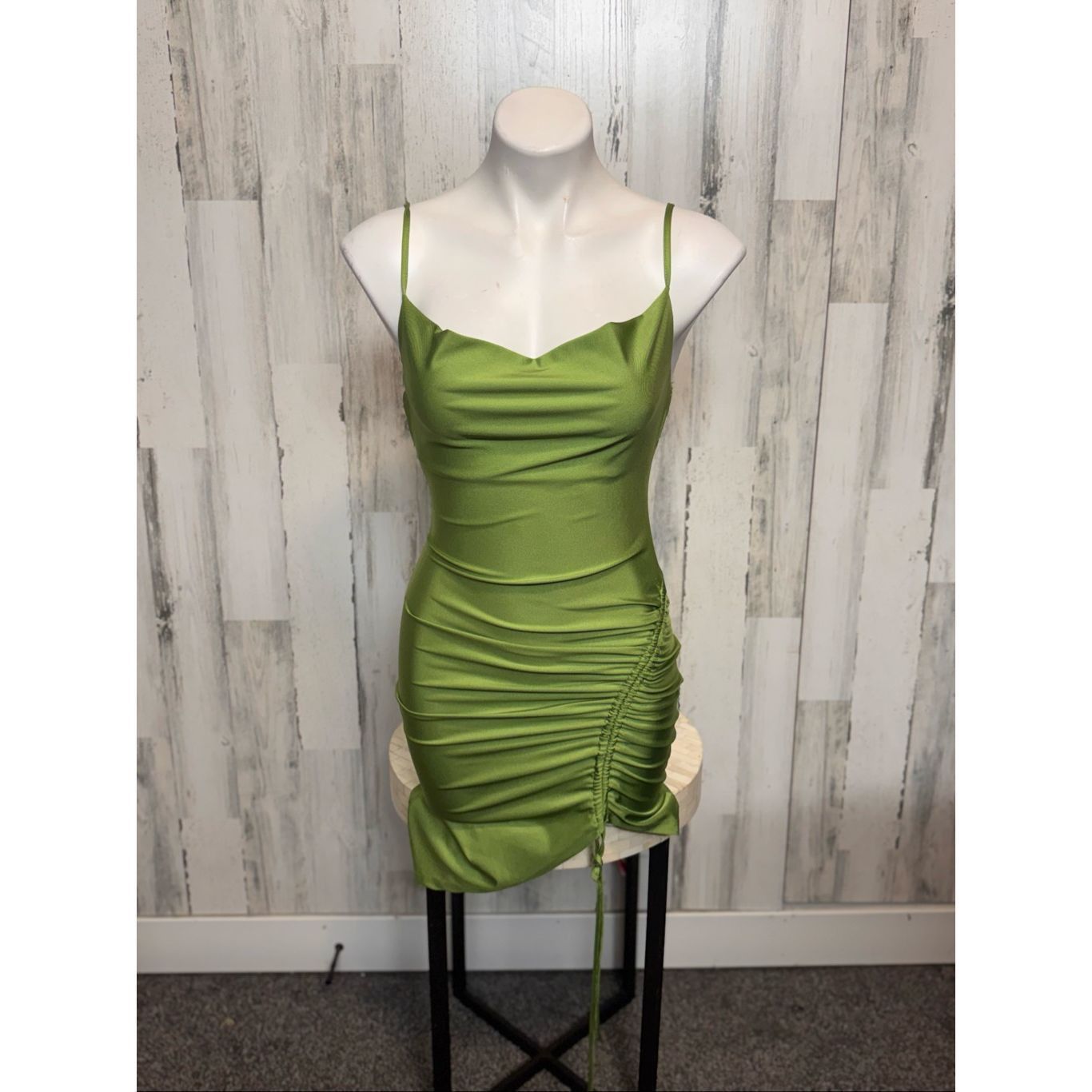 Other Inspired Hearts Green Satin Ruched Side Bodycon Dress – Size Size M / US 6-8 / IT 42-44 - 2 Thumbnail
