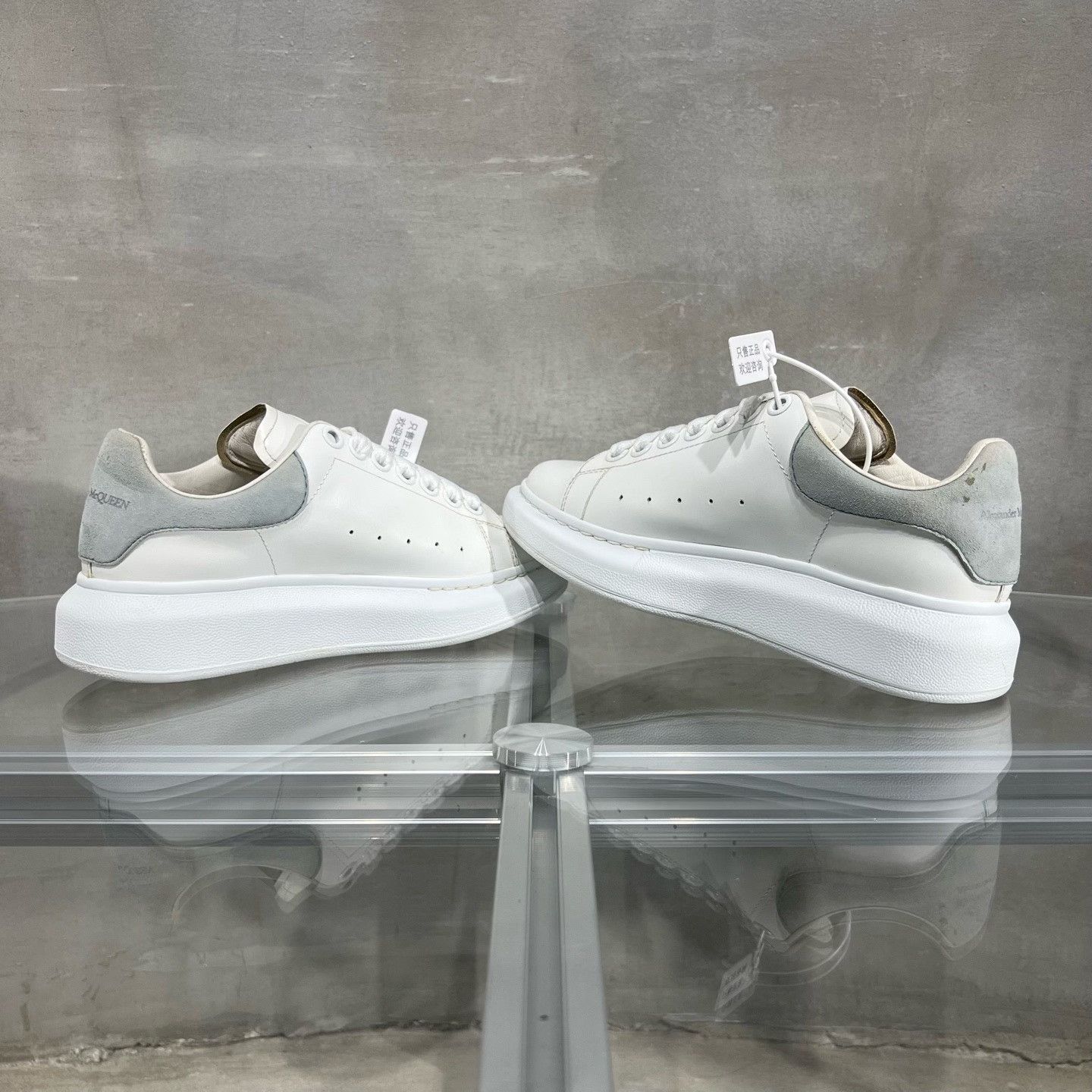 Alexander McQueen ALEXANDER MCQUEEN White shoes with blue heels| Size US 4.5 / IT 34.5 - 4 Thumbnail