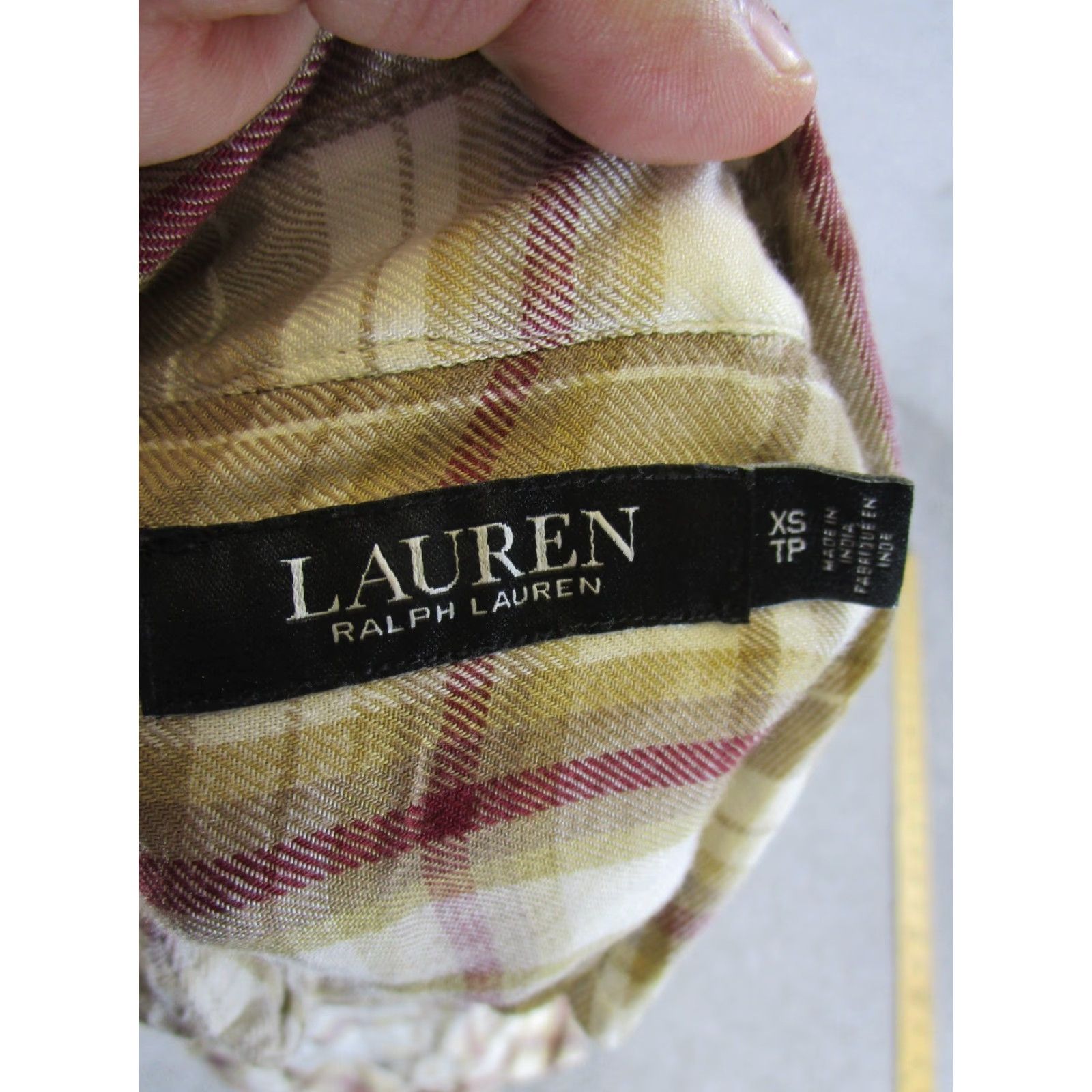 Ralph Lauren VINTAGE Lauren Ralph Lauren Shirt Womens XS White Plaid Button-Up Long Sleeve Collared Regular Fit Adult Womens Size XS / US 0-2 / IT 36-38 - 6 Thumbnail