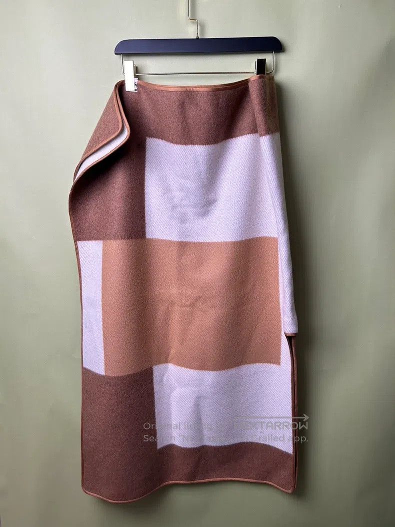 Hermes Hermes size 105*134 cm Color Block Cashmere Cloak Shawl Size XS / US 0-2 / IT 36-38 - 2 Thumbnail