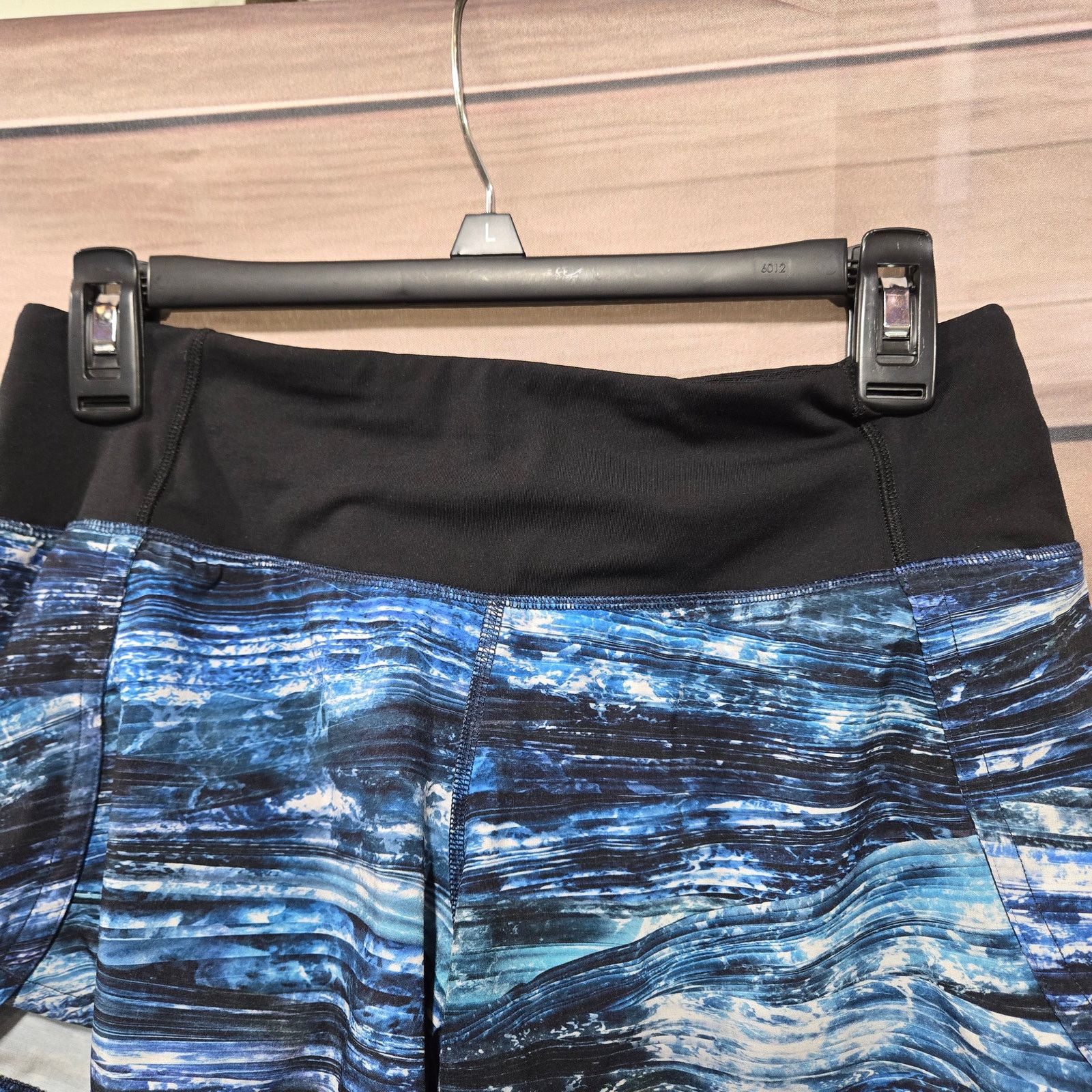 Lululemon Lululemon Shorelines Run Times 4 Inch Shorts Size 4 Size 27" / US 4 / IT 40 - 7 Thumbnail