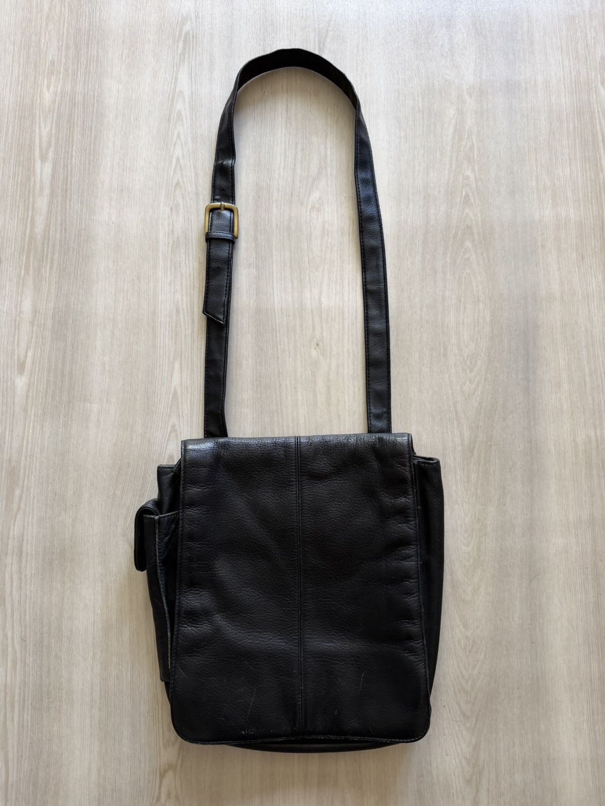 Liz Claiborne Vintage CRAZY HORSE Leather Crossbody Brown Shoulder Bag Size ONE SIZE - 1 Thumbnail