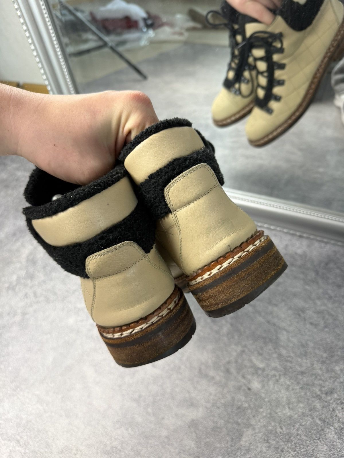 Chanel Chanel Cream Quilted Shearling Boots Size US 8.5 / IT 38.5 - 8 Thumbnail